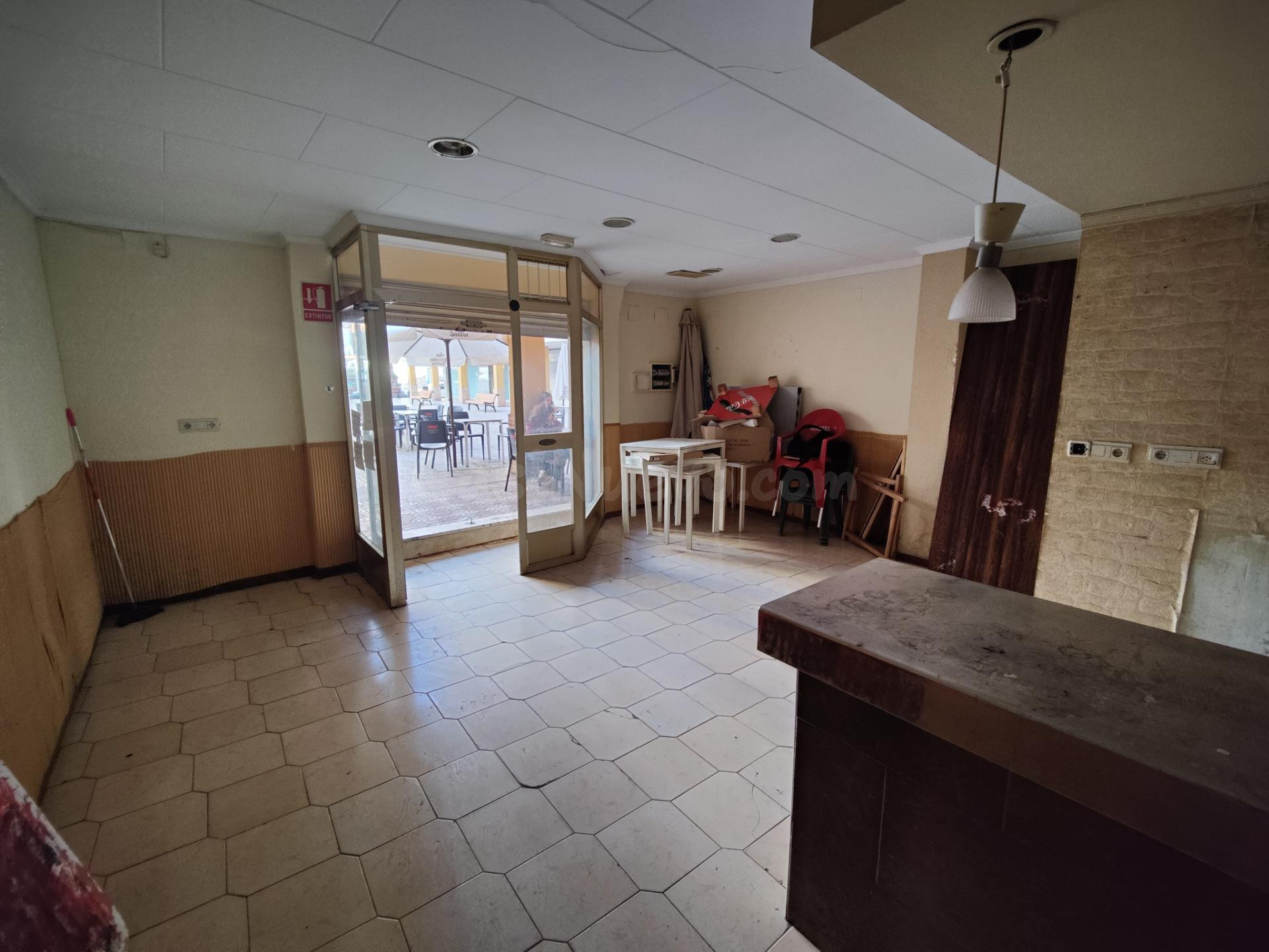 Local comercial en Buñol, zona Layana