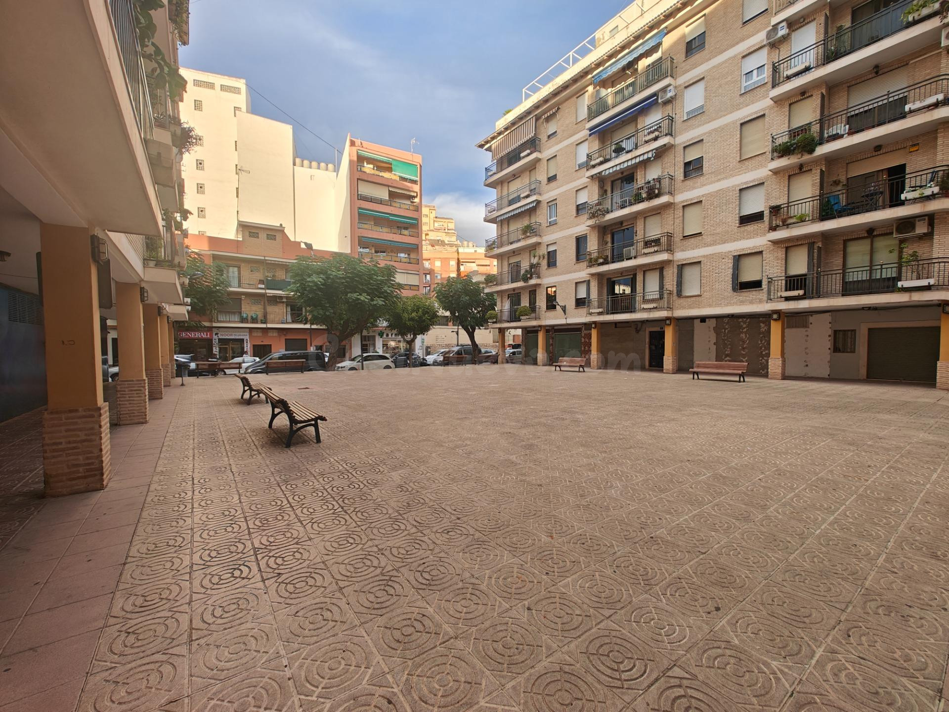 Local comercial en Buñol - foto 2