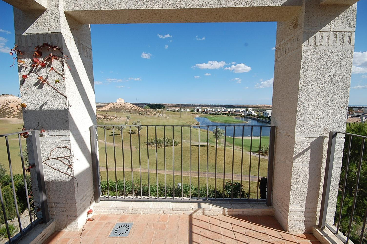 Elegantes villas independientes con piscina privada en Peral - foto 3