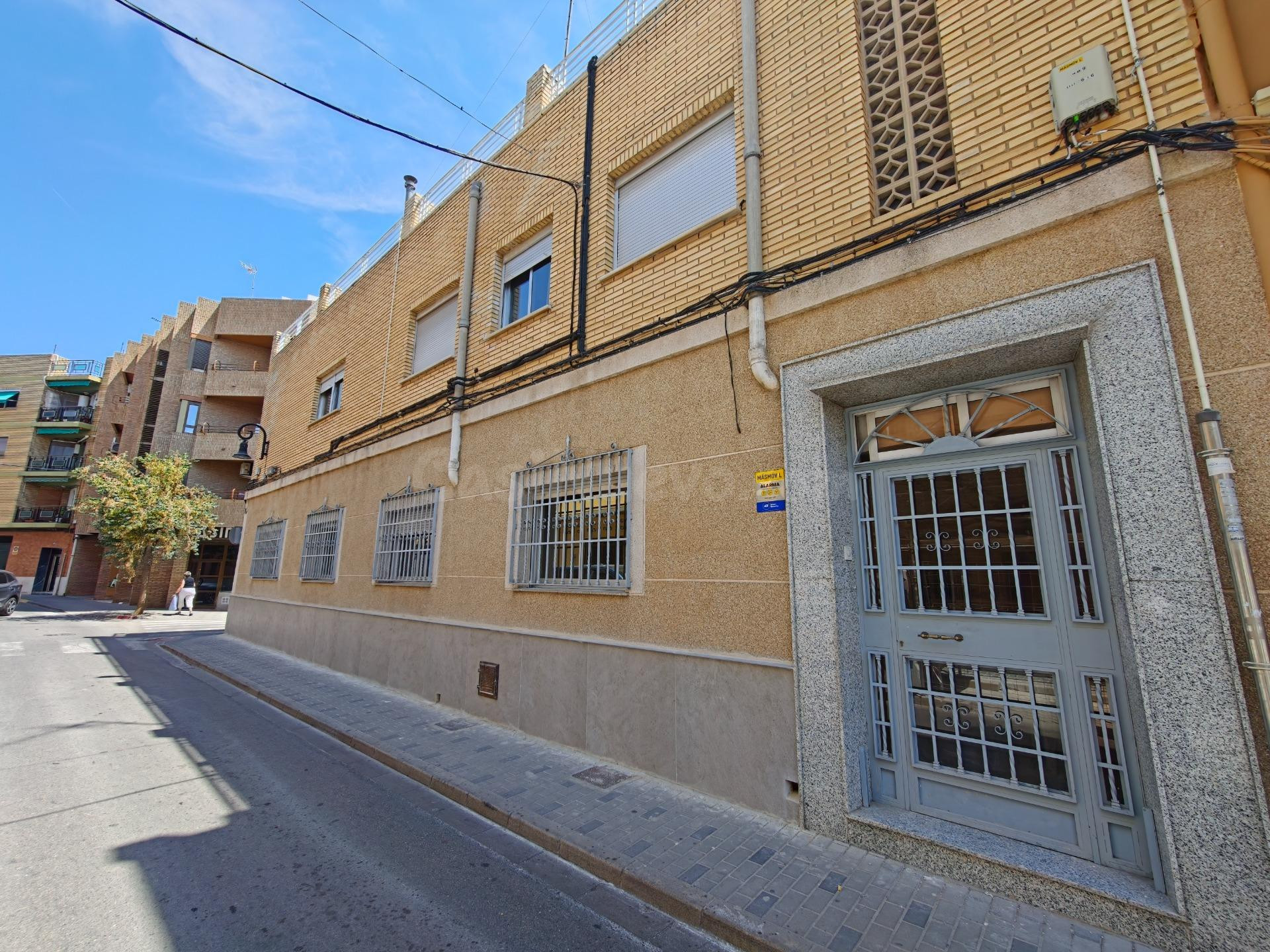 Casa con dos viviendas en Aldaia - foto 2