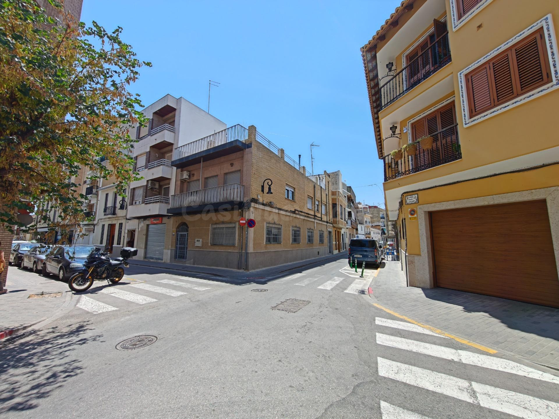 Casa con dos viviendas en Aldaia - foto 3