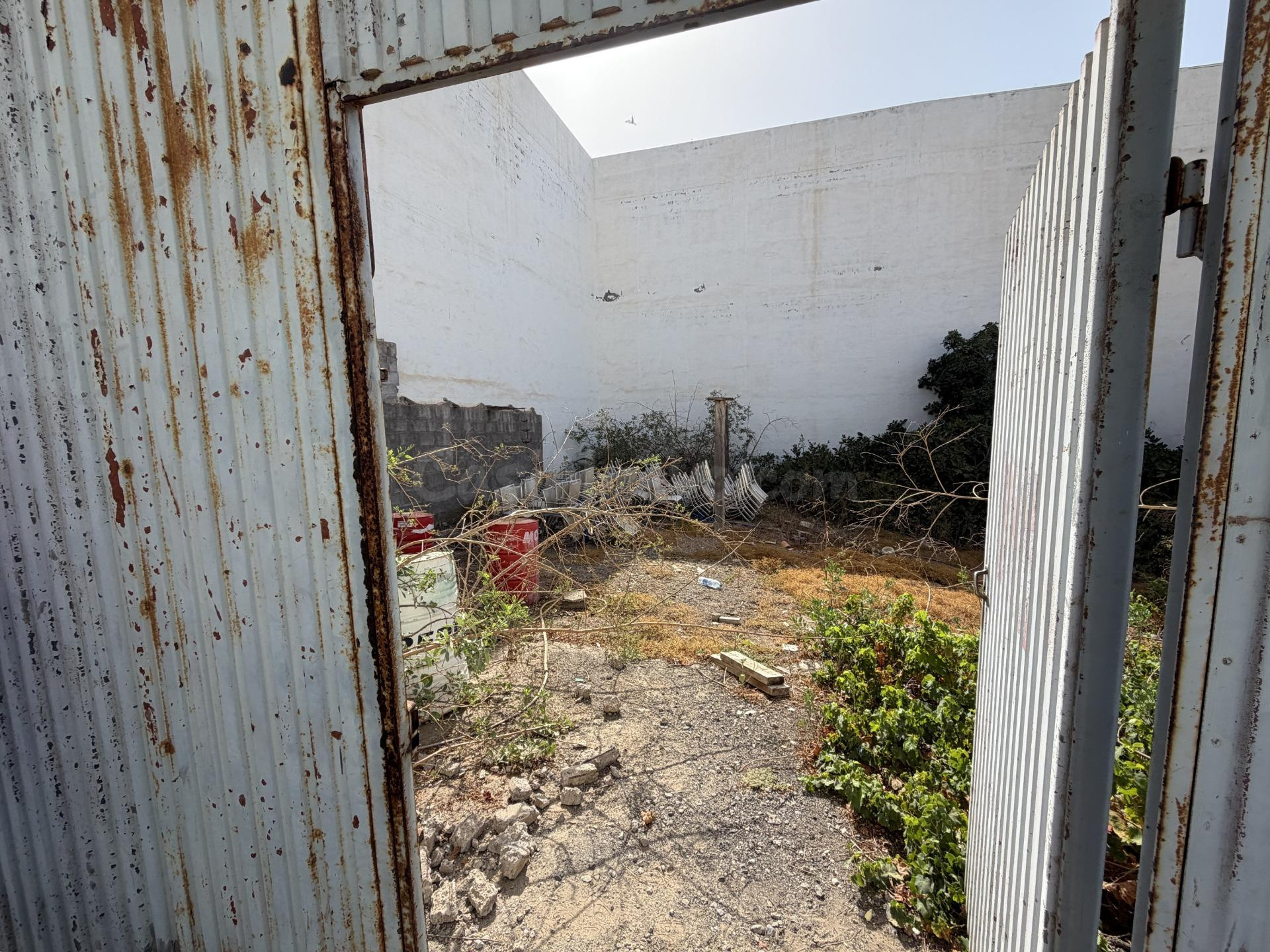 TERRENO URBANO CONSOLIDADO EN CALLE PINTOR NESTOR EN CARRIZA - foto 5