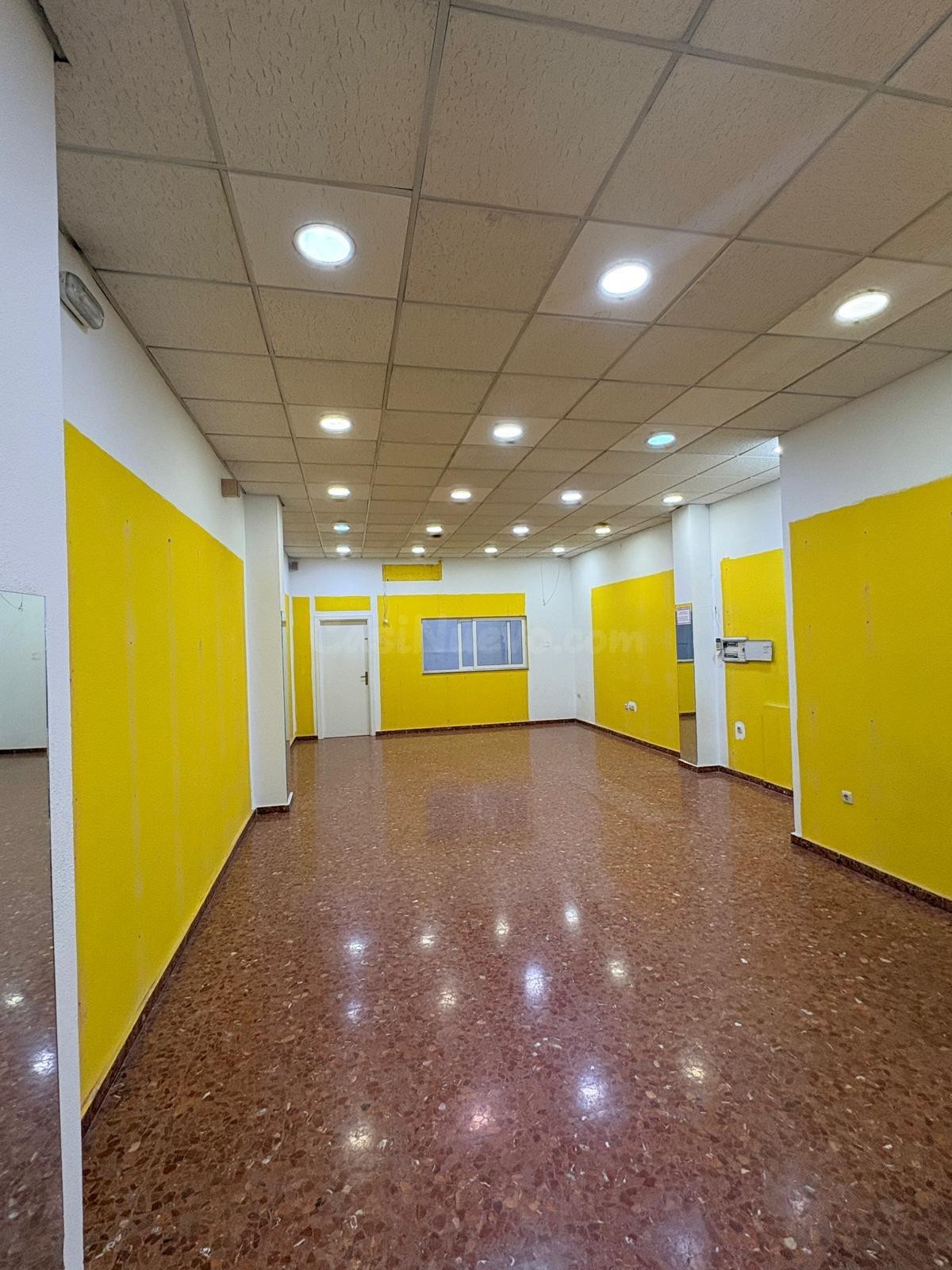LOCAL COMERCIAL CENTRO DE ALMENDRALEJO
