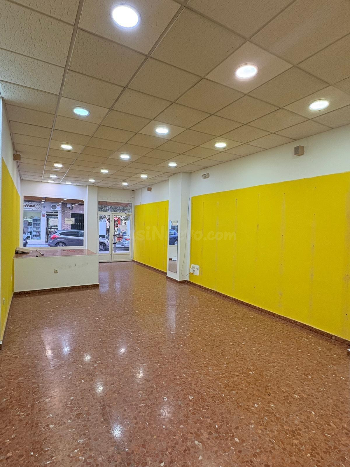 LOCAL COMERCIAL CENTRO DE ALMENDRALEJO - foto 2