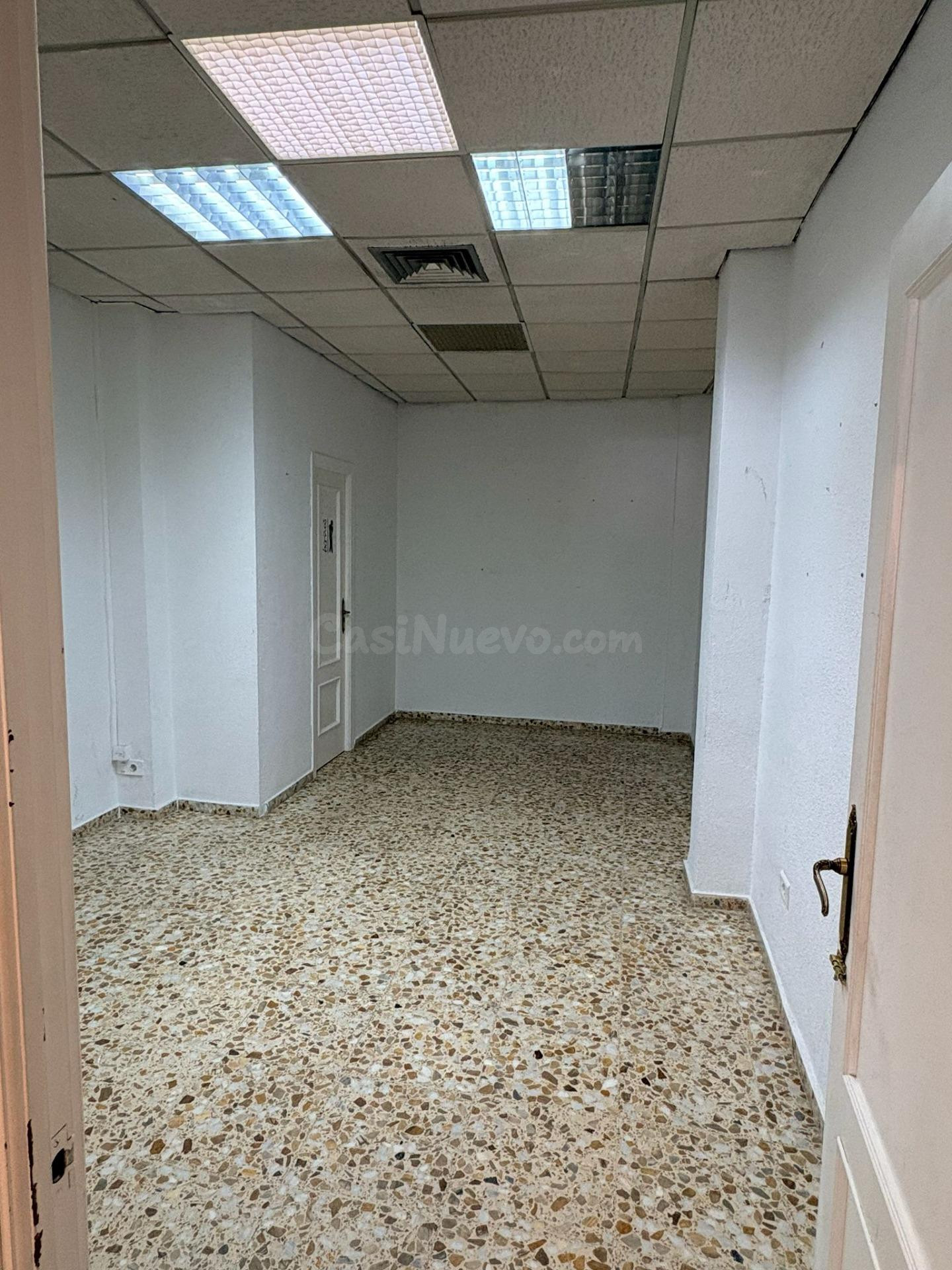 LOCAL COMERCIAL / OFICINAS EN EL CENTRO DE ALMENDRALEJO - foto 3