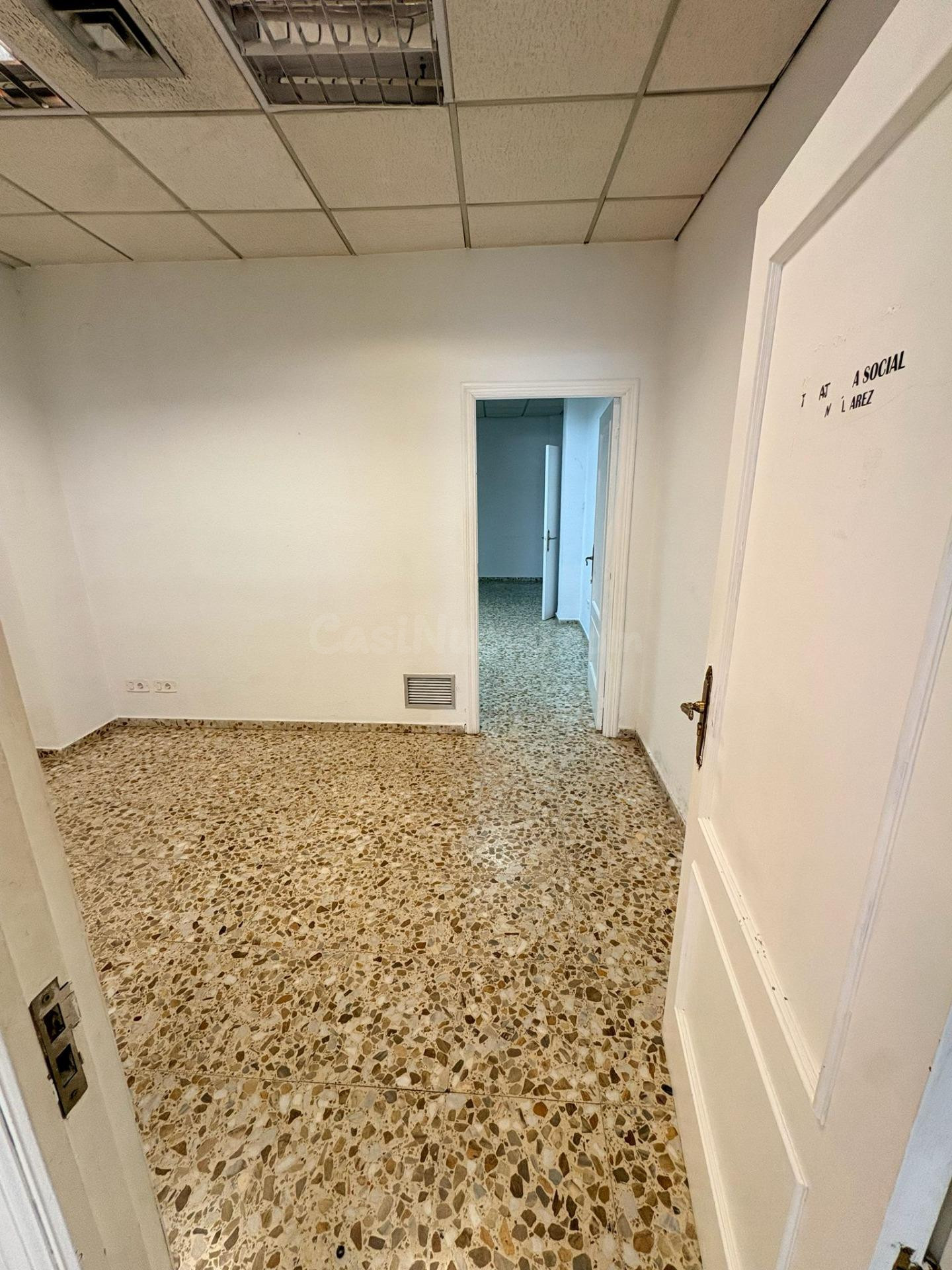 LOCAL COMERCIAL / OFICINAS EN EL CENTRO DE ALMENDRALEJO - foto 4