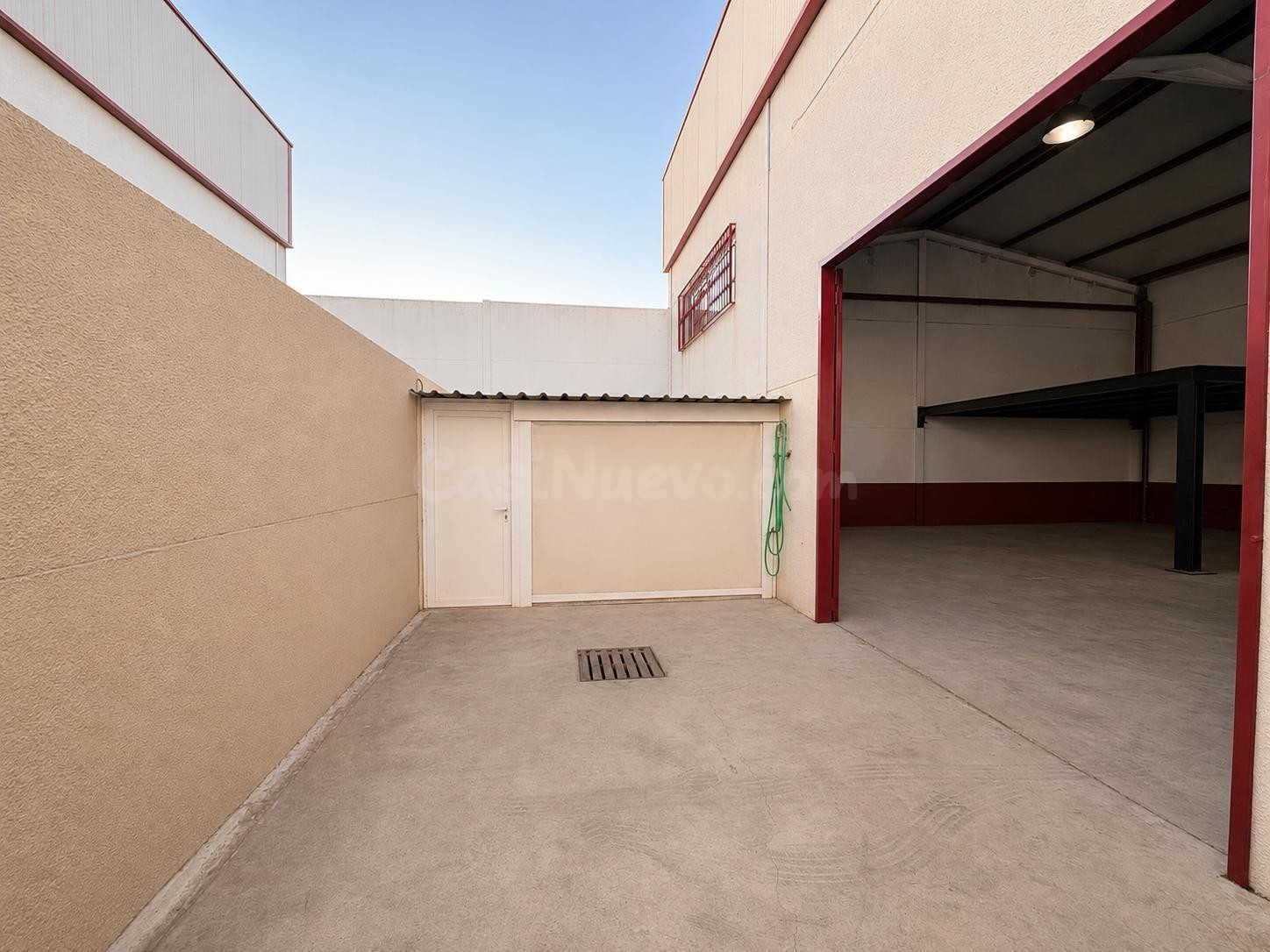 NAVE CON PATIO EN ALMENDRALEJO - foto 4