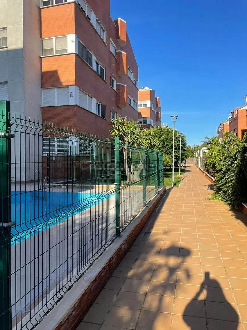 ESPECTACULAR VIVIENDA UNIFAMILIAR EN LOS BERMEJALES (SEVILLA