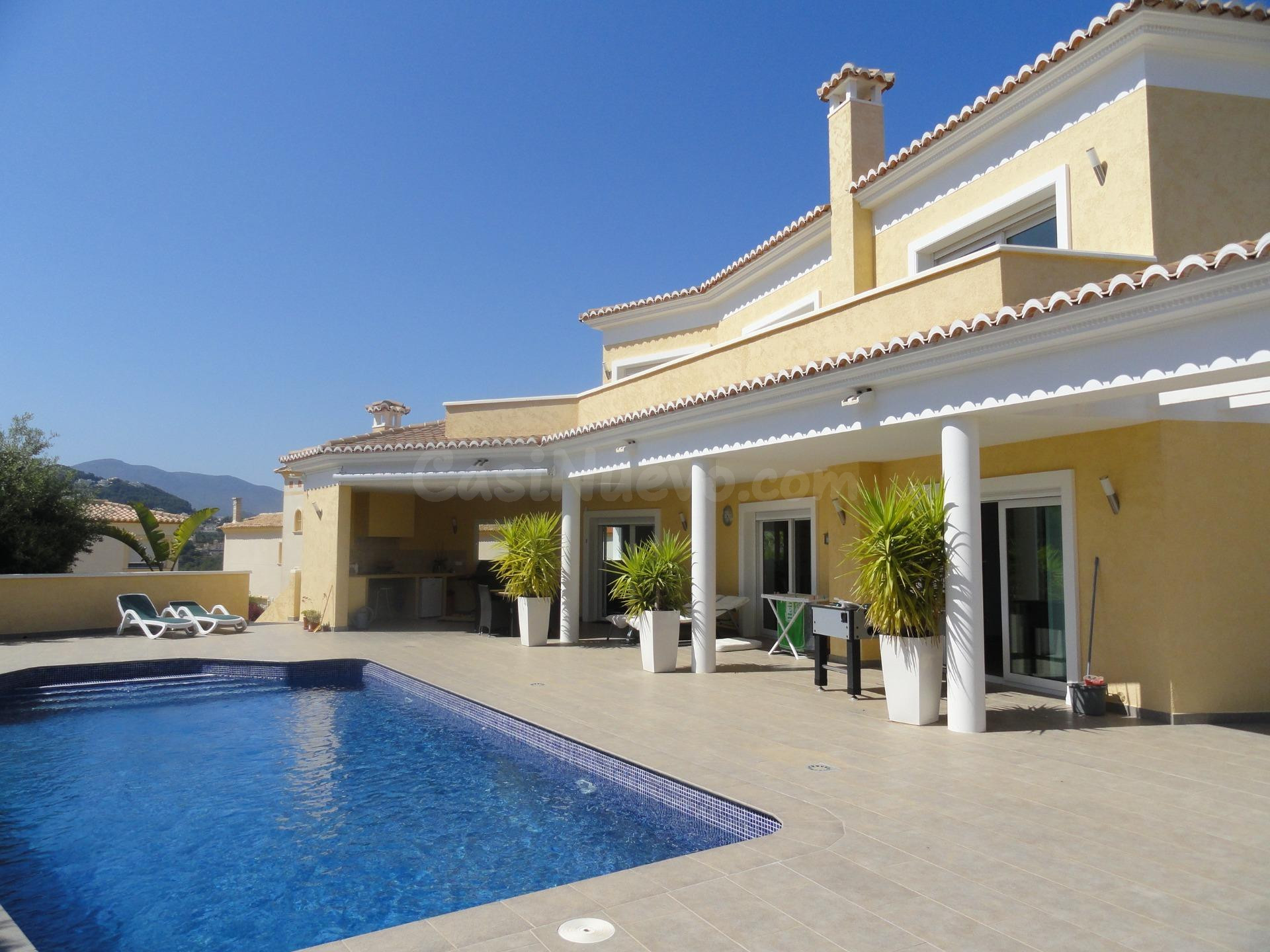 Elegante villa espaciosa, con jardín tropical y piscina priv - foto 4