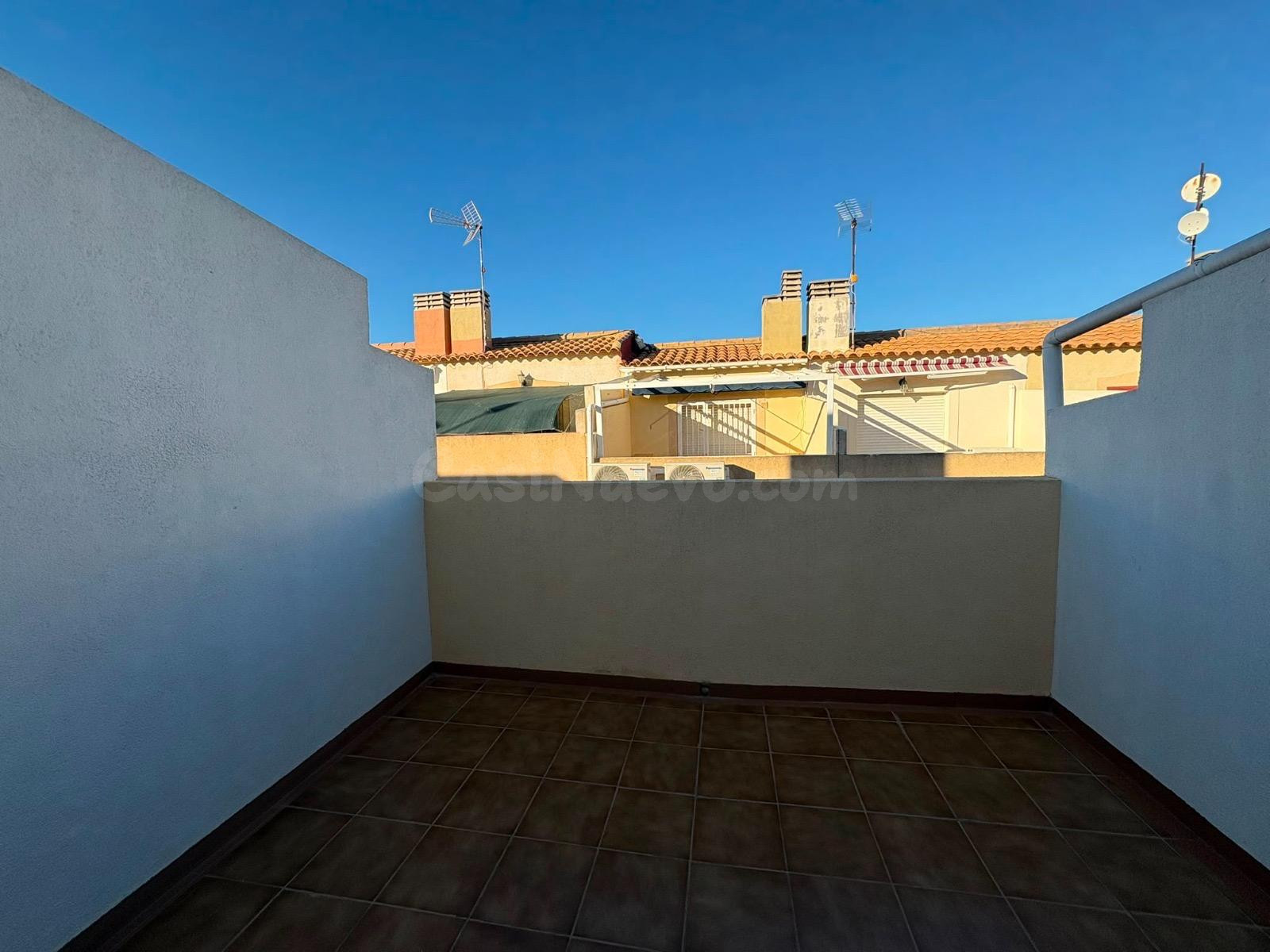 Chalet Adosado de 3 Plantas con Solárium en Playa Flamenca ( - foto 5