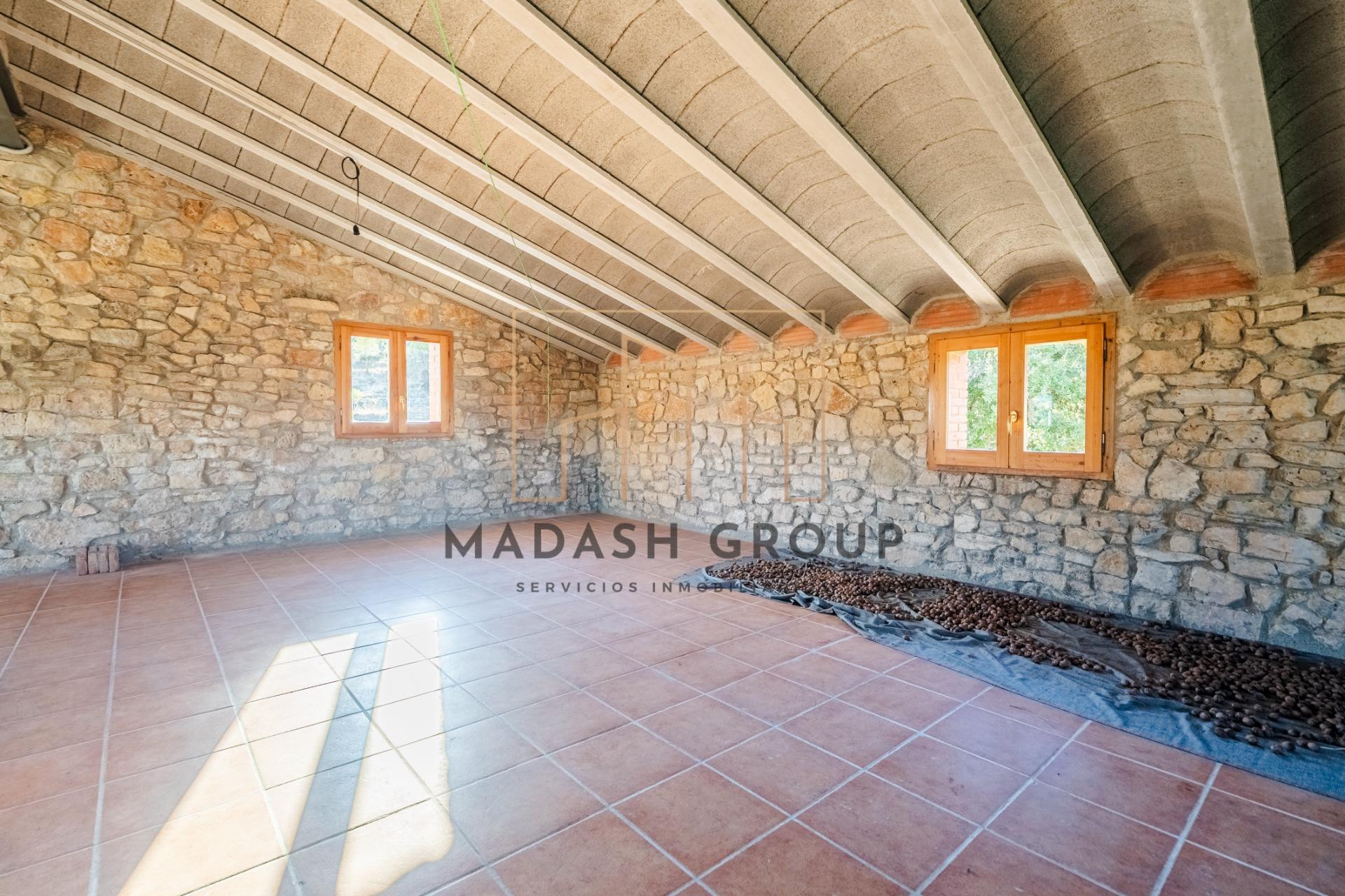 Casa de 125 hectáreas con 10 viviendas en las Montañas de Pr - foto 4