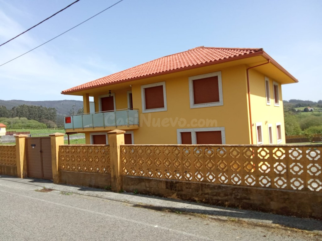 Casa-Chalet en Venta en Montoxo La Coruña