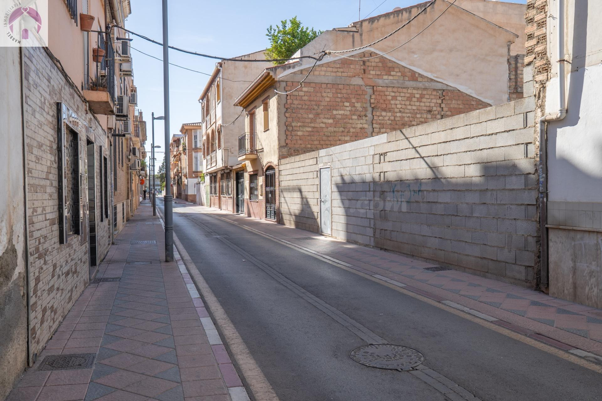 EXCELENTE SOLAR EN VENTA EN ARMILLA (JUNTO PLAZA ESPAÑA) - foto 2