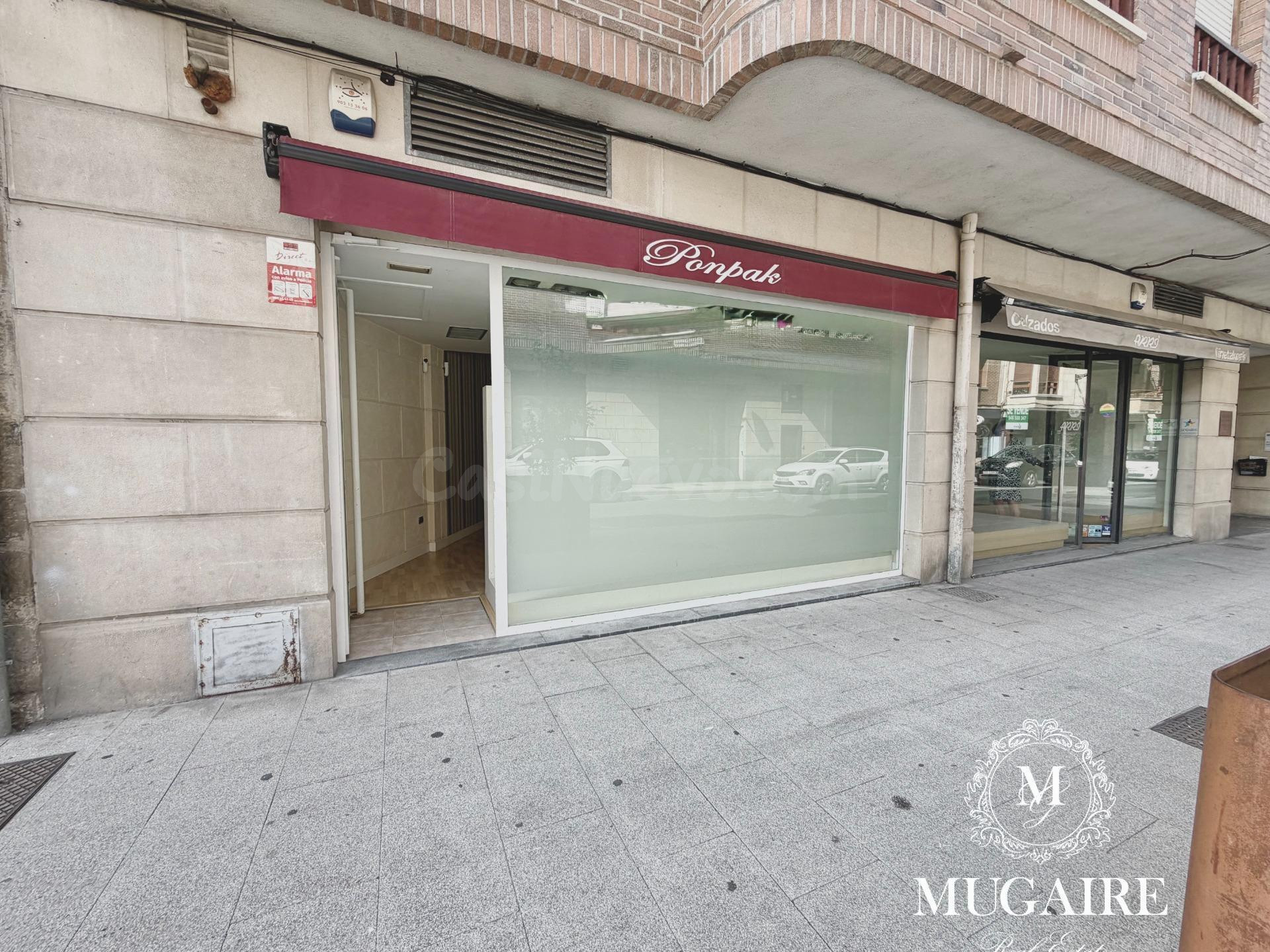 Local comercial de diseño céntrico en C/ Gregorio Mendibil (