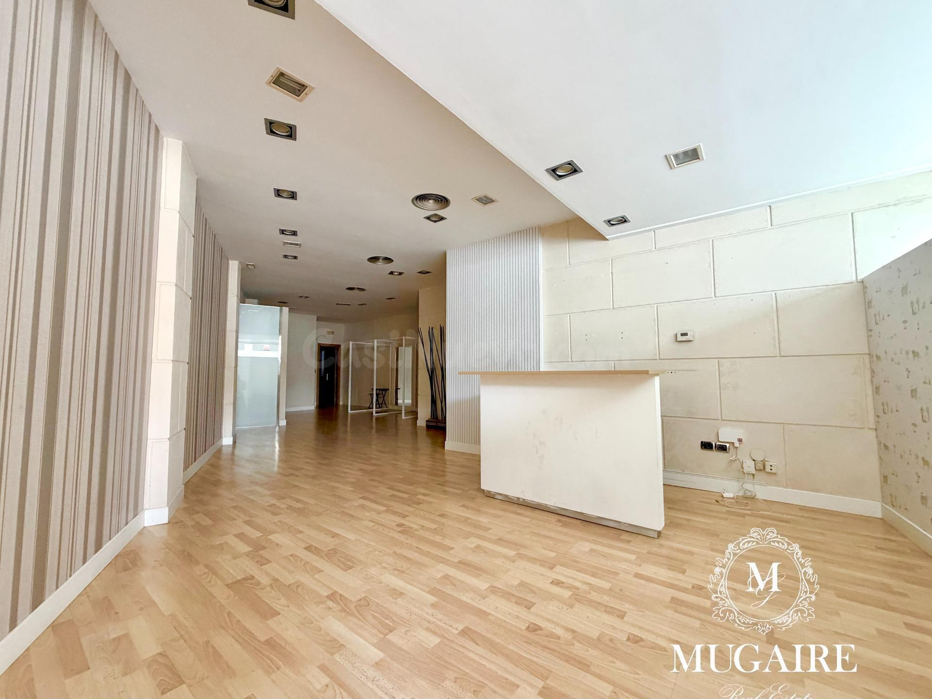 Local comercial de diseño céntrico en C/ Gregorio Mendibil ( - foto 4