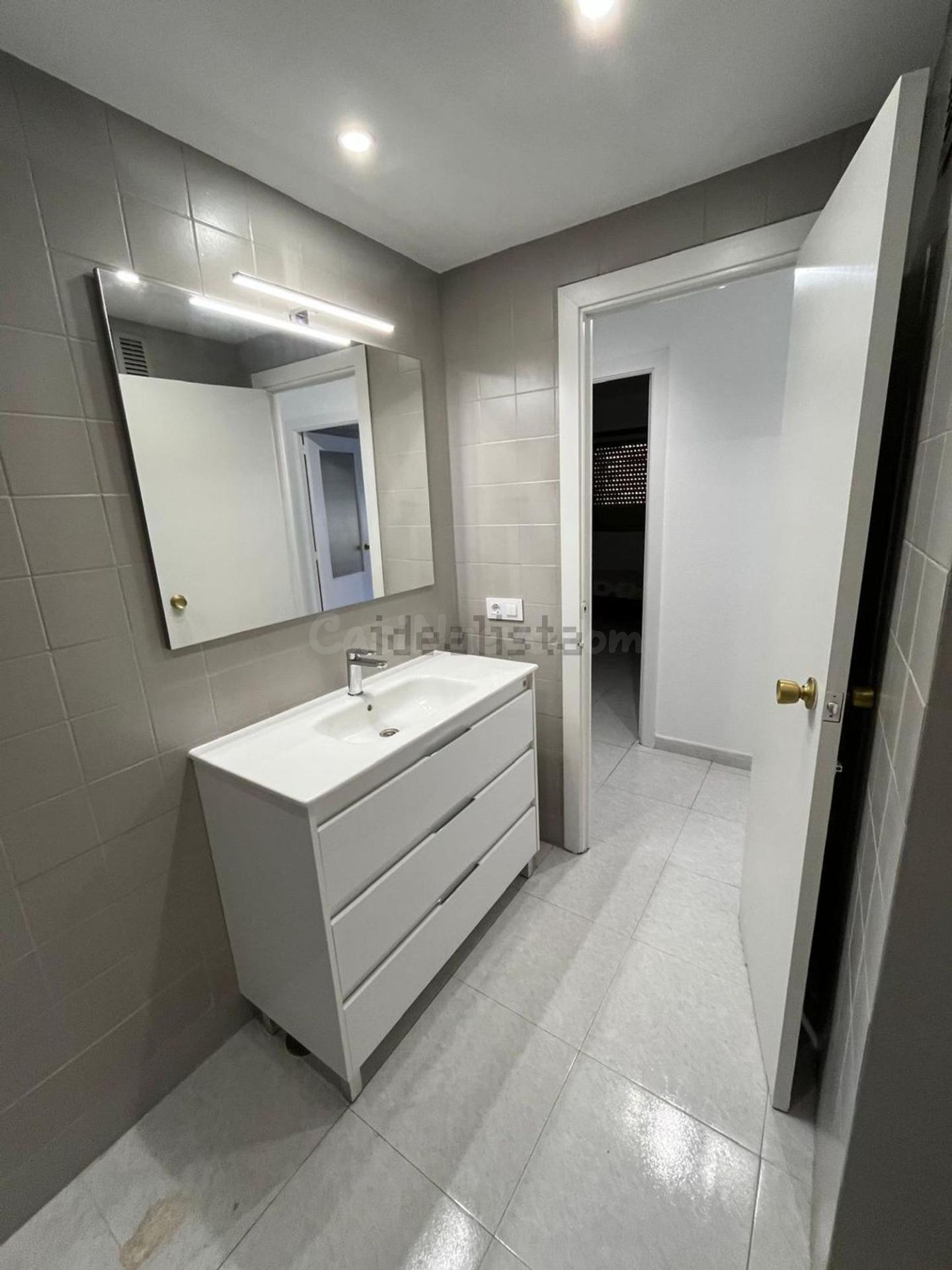 Piso 2 habitaciones 99m² en alquiler - Algiros - foto 4