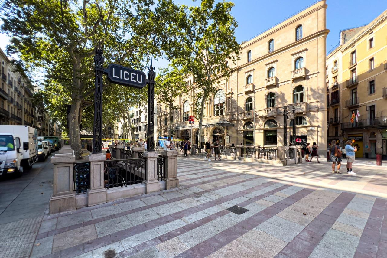 Vive o invierte junto a La Boqueria y Las Ramblas