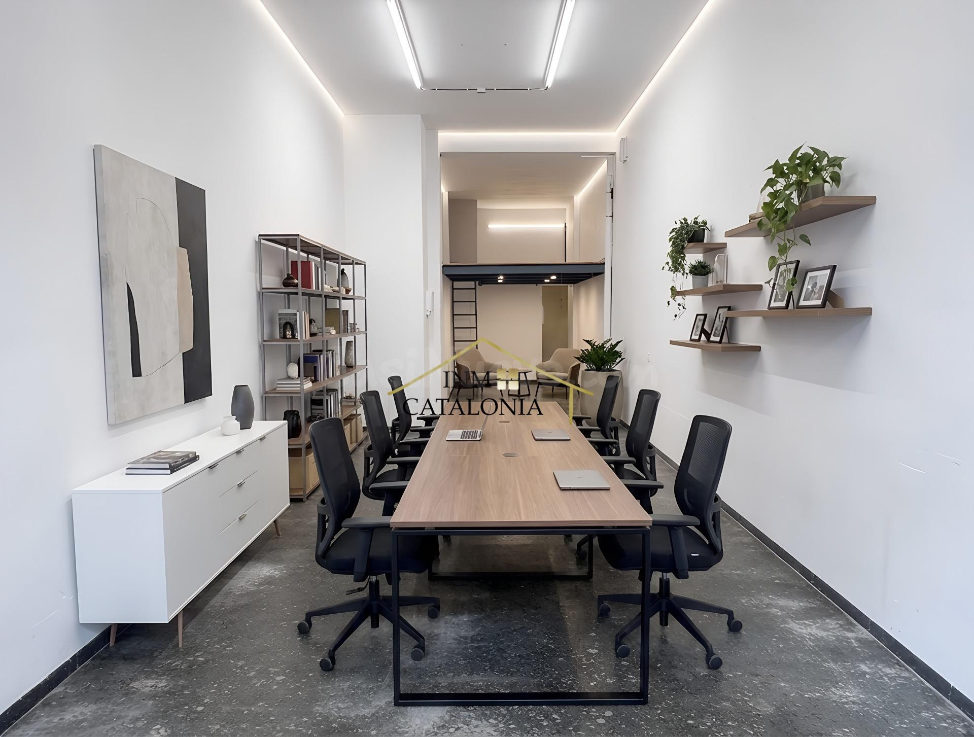 Local comercial en venta en Terrassa | Almacén con altillo y - foto 5