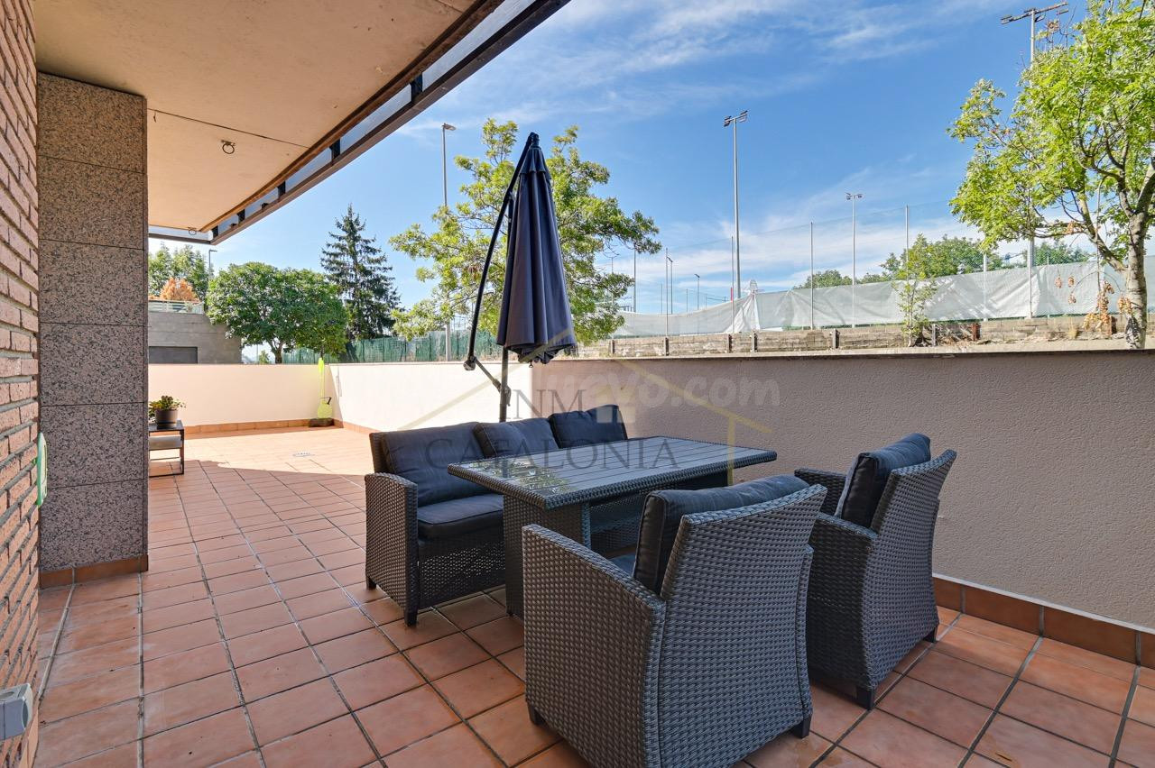 Piso familiar con terraza en Vic – 108 m2, luminoso y listo  - foto 3