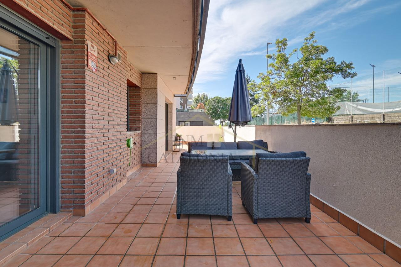 Piso familiar con terraza en Vic – 108 m2, luminoso y listo  - foto 4