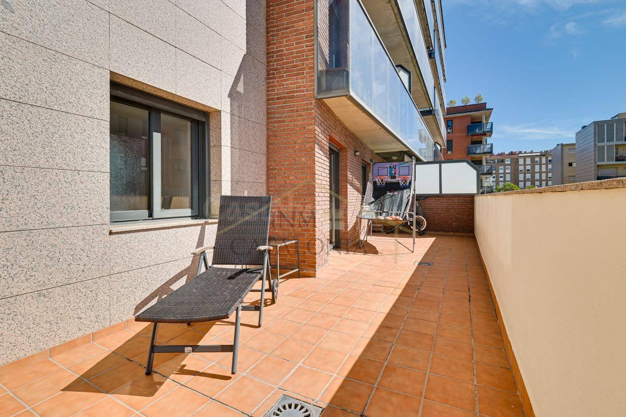 Piso familiar con terraza en Vic – 108 m2, luminoso y listo  - foto 5