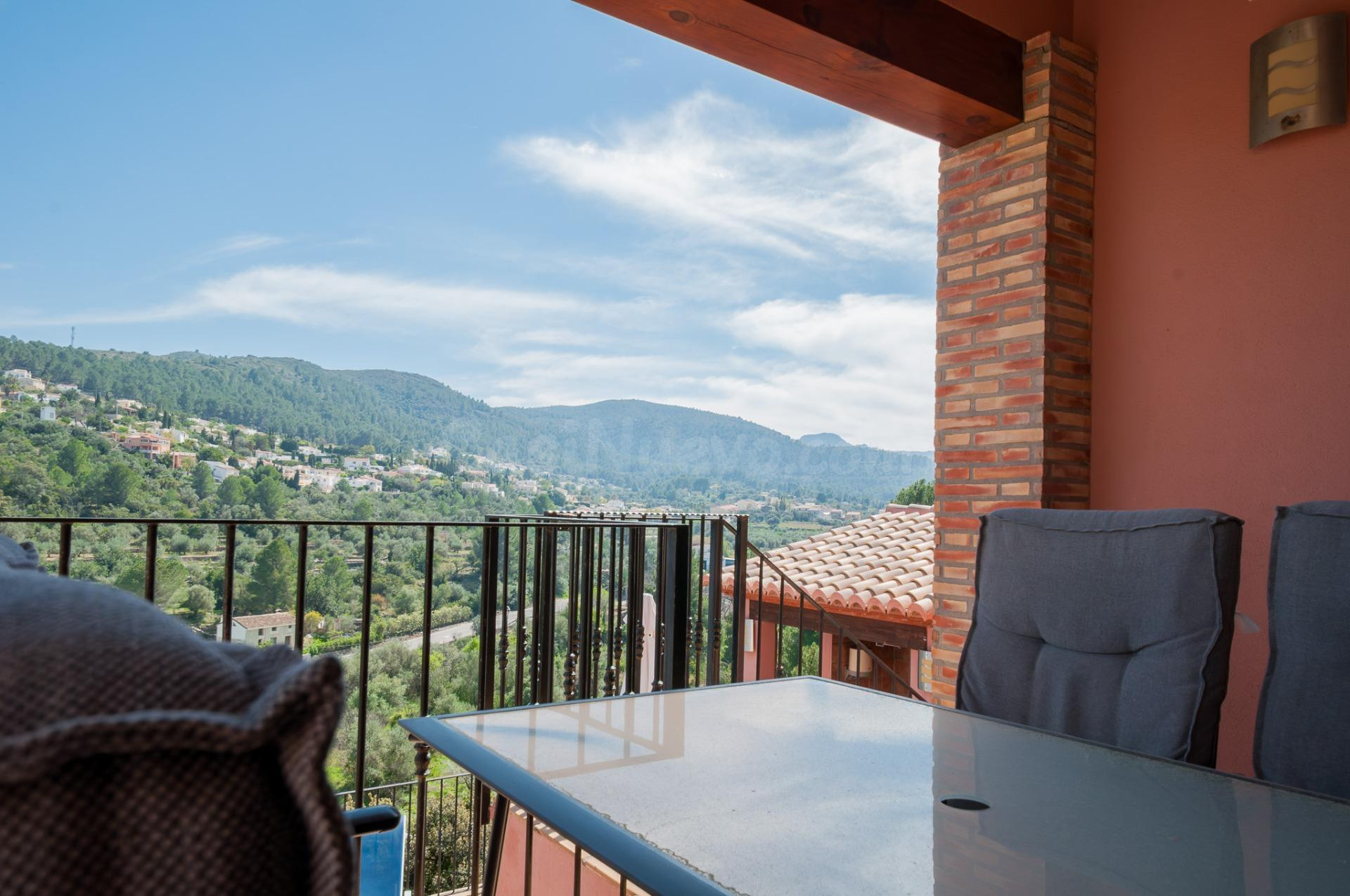Villa en Orba de 5 dormitorios con piscina y vistas impresio