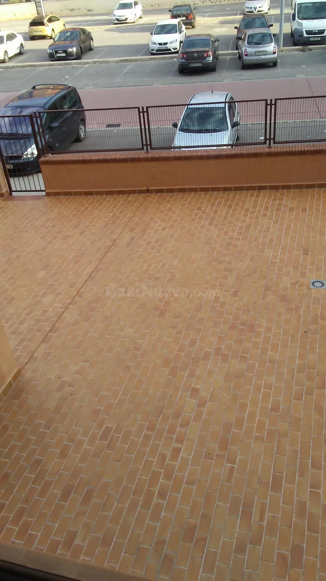 LOCALES UBICADOS EN UNA ZONA DOTADA DE TODOS LOS SERVÍCIOS - foto 5