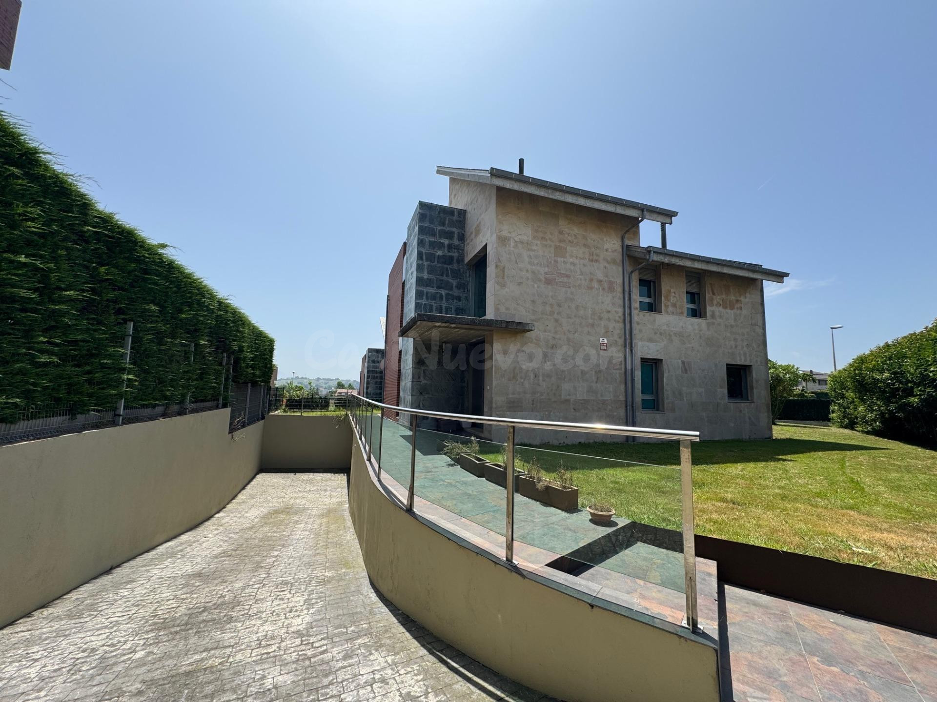 Elegancia, amplitud y privacidad, Un chalet único con ascens - foto 3