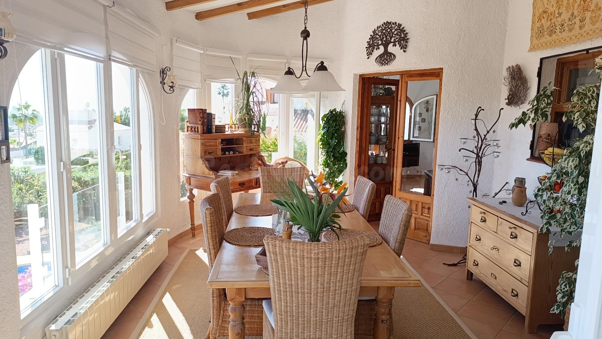 Villa con apartamento de invitados y vistas impresionantes e - foto 3