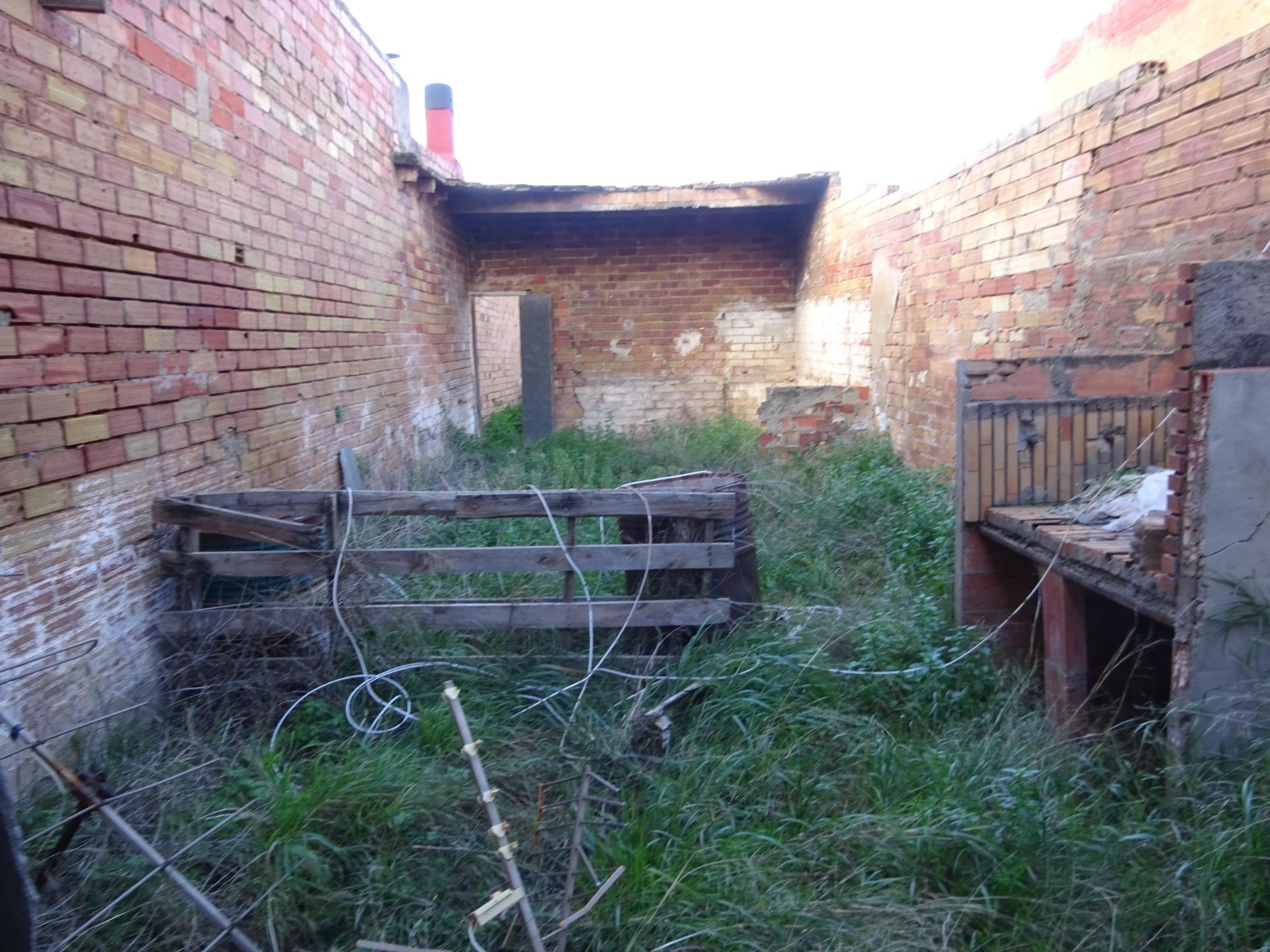 SE VENDE CASA PARA REFORMAR EN AVDA. ALEMANIA