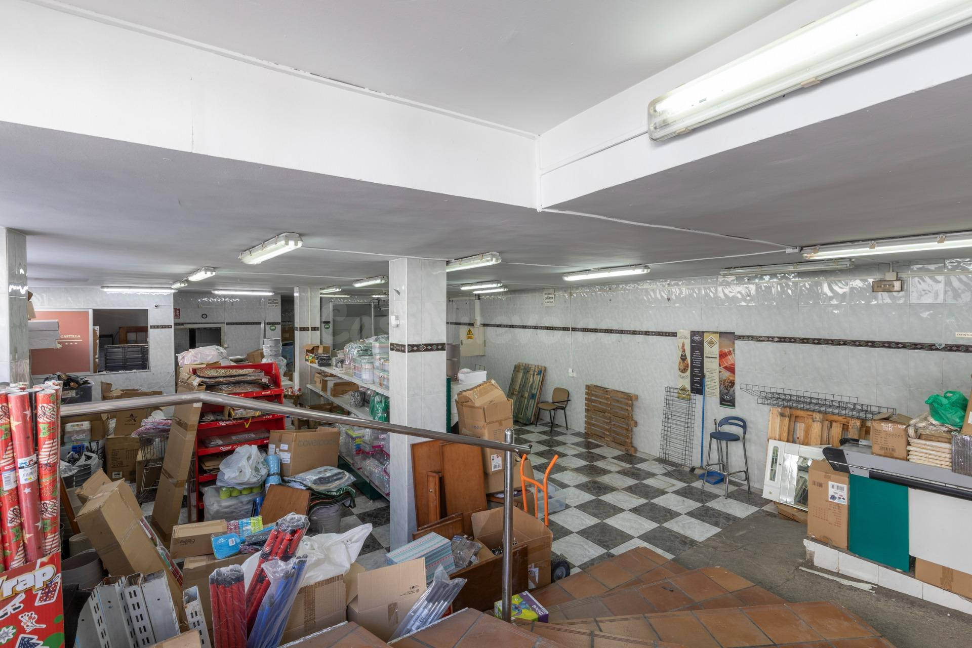 Local comercial 198m² en venta - Barriada primero de mayo