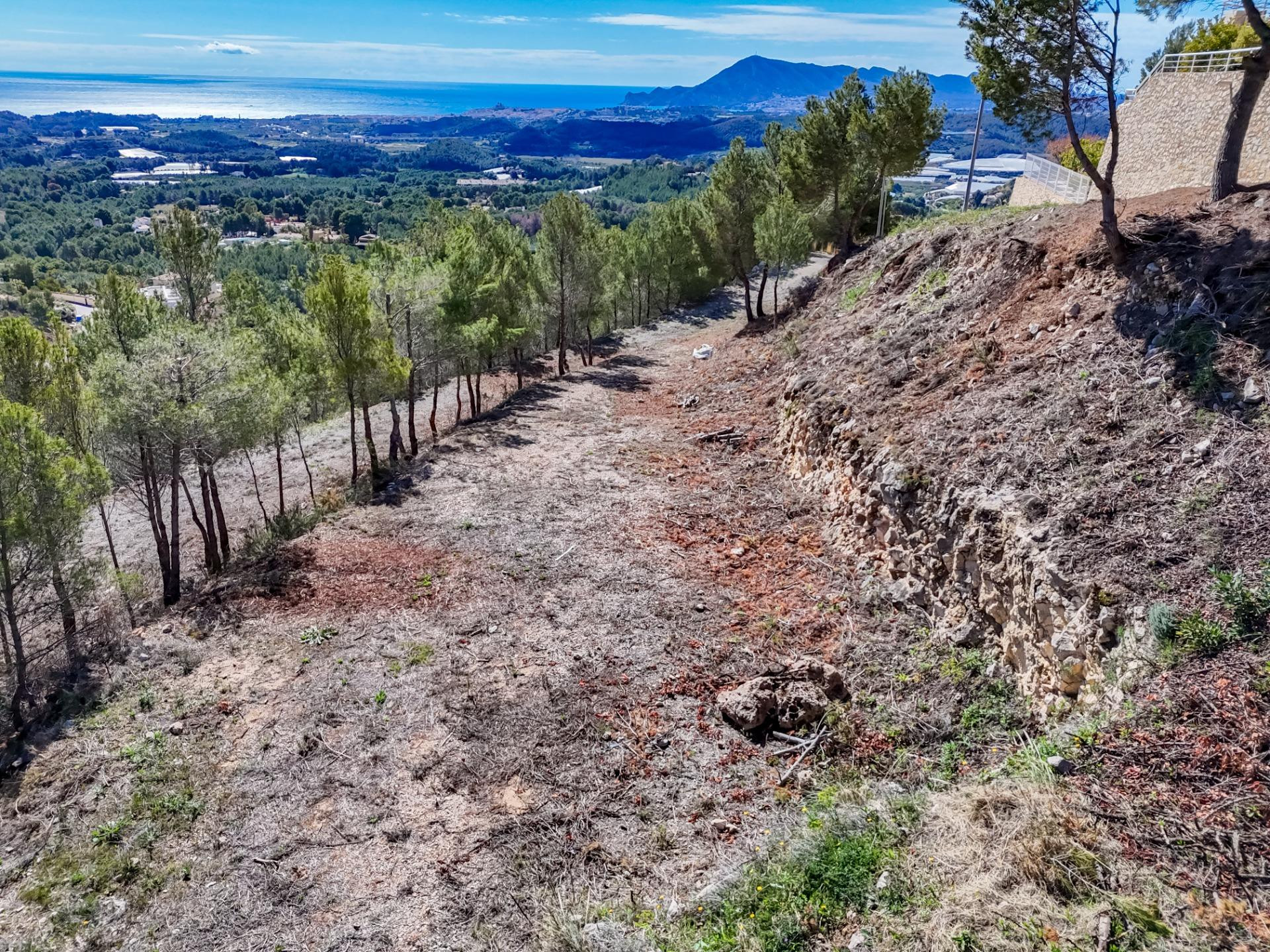 Parcela urbana con impresionantes vistas despejadas y un exc - foto 3