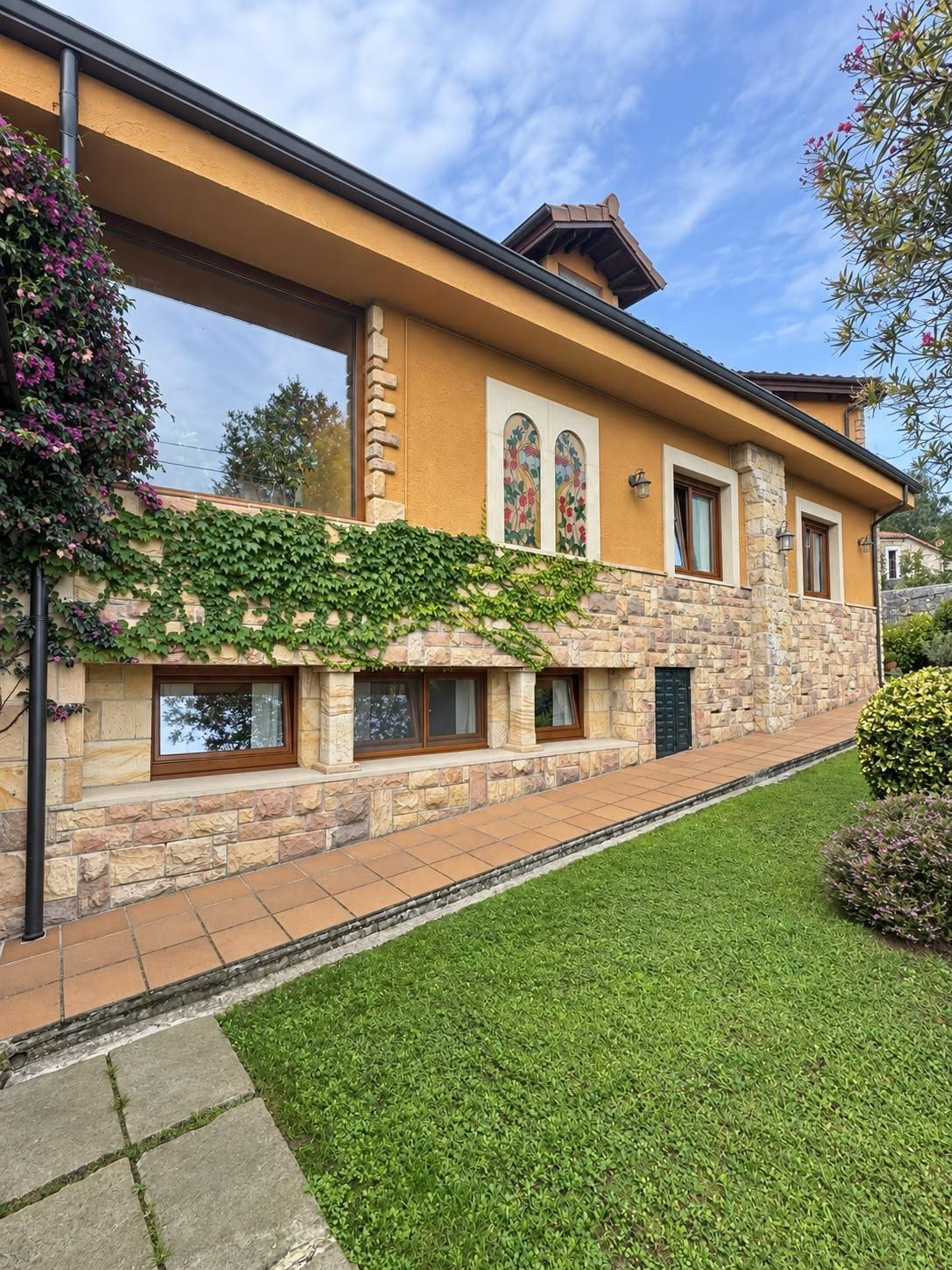 CHALET SINGULAR CON NEGOCIO TURÍSTICO EN FUNCIONAMIENTO Y PR - foto 3