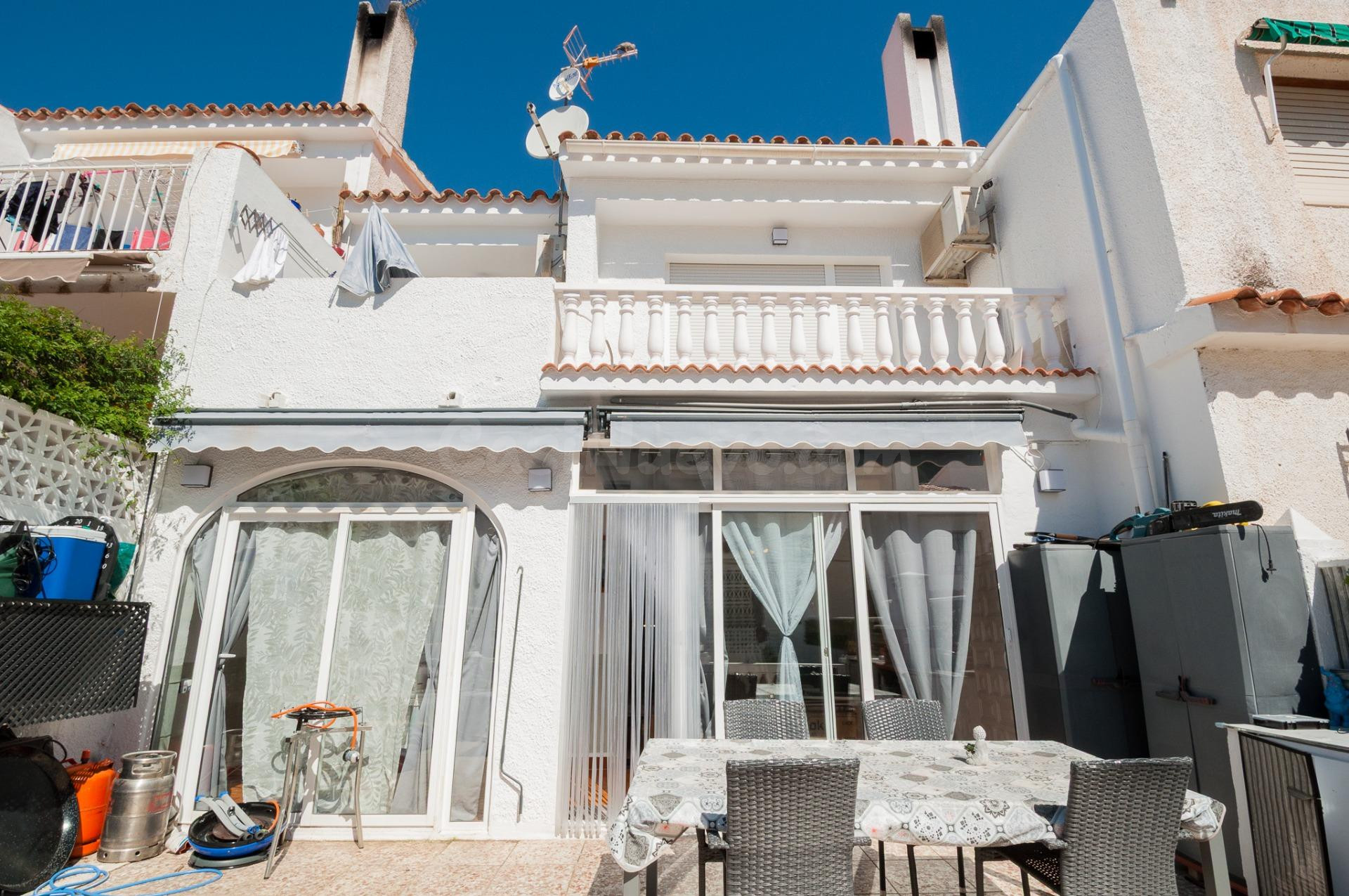 Bungalow soleado con jardín y acceso directo a la piscina en Calpe Park
