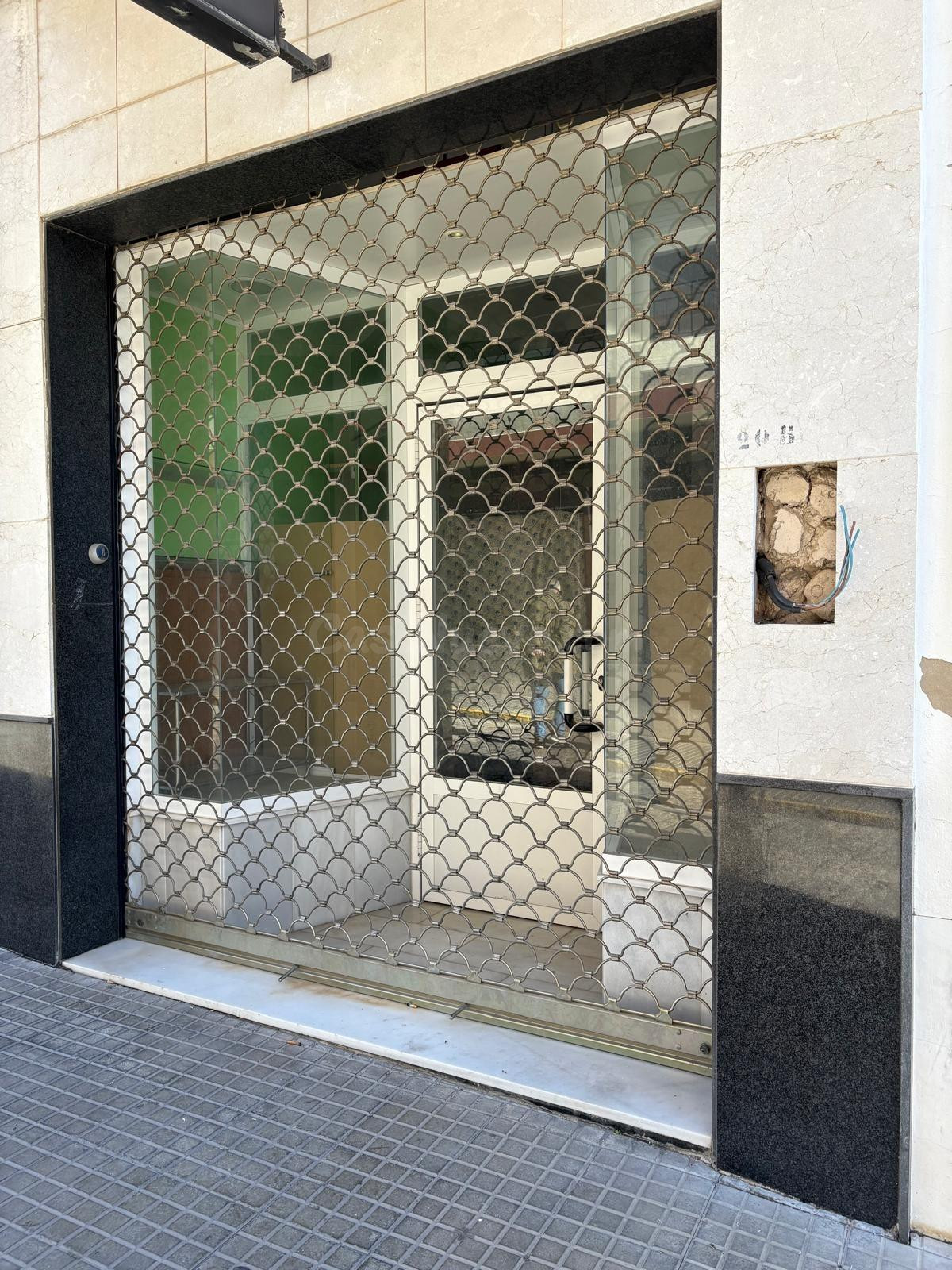 UN GRAN EDIFICIO EN EL CENTRO DE BOLLULLOS, HUELVA, ANDALUCÍ - foto 3