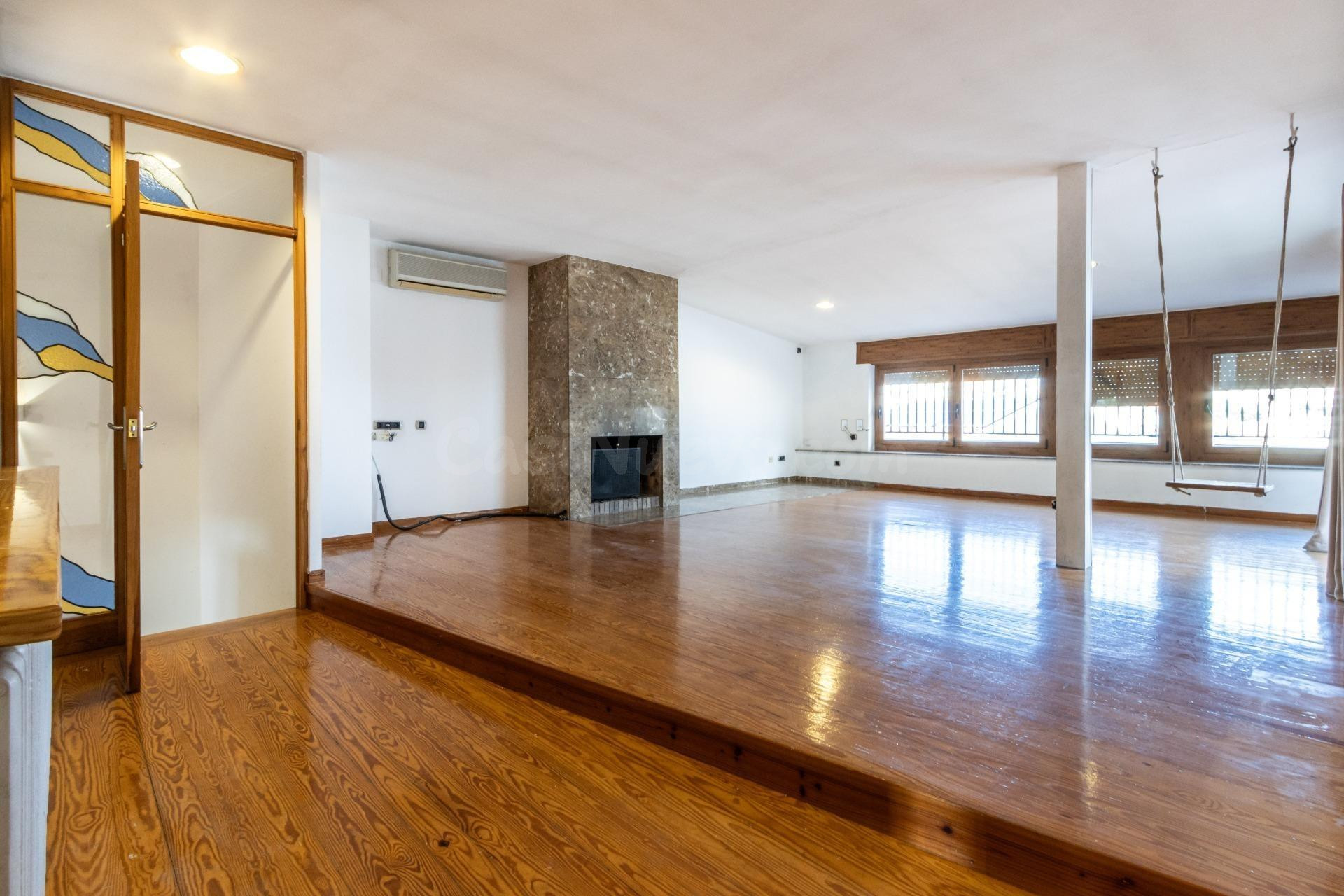 ESPECTACULAR ÁTICO DÚPLEX DE 5 habitaciones CON 2 SALONES, 2