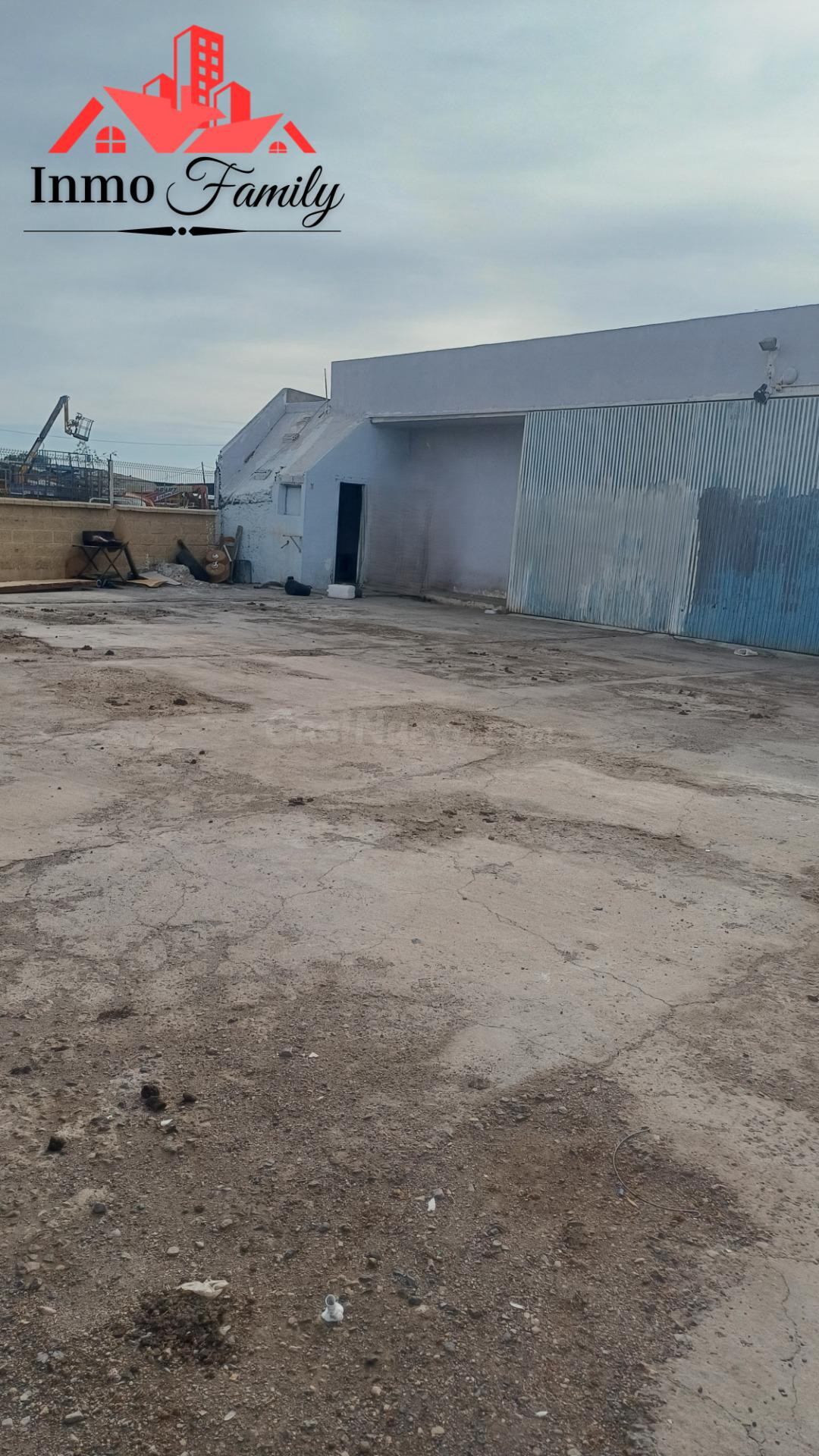 VENTA DE NAVE INDUSTRIAL CON SOLAR. ZONA LA CAÑADA. - foto 5