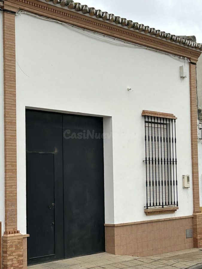 GRAN SOLAR CONSTRUIDO EN BOLLULLOS PAR DEL CONDADO, HUELVA, ANDALUCÍA.