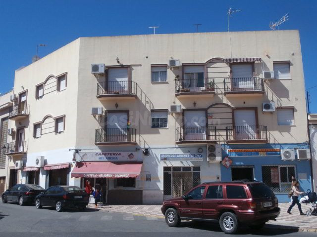 MEJOR LOCAL EN LA ZONA MAS COMERCIAL DE BOLLULLOS PAR DEL CONDADO, HUELVA