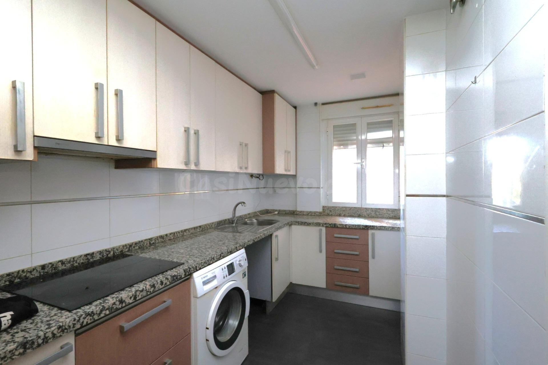 Venta de pisos en Cúllar Vega - foto 3