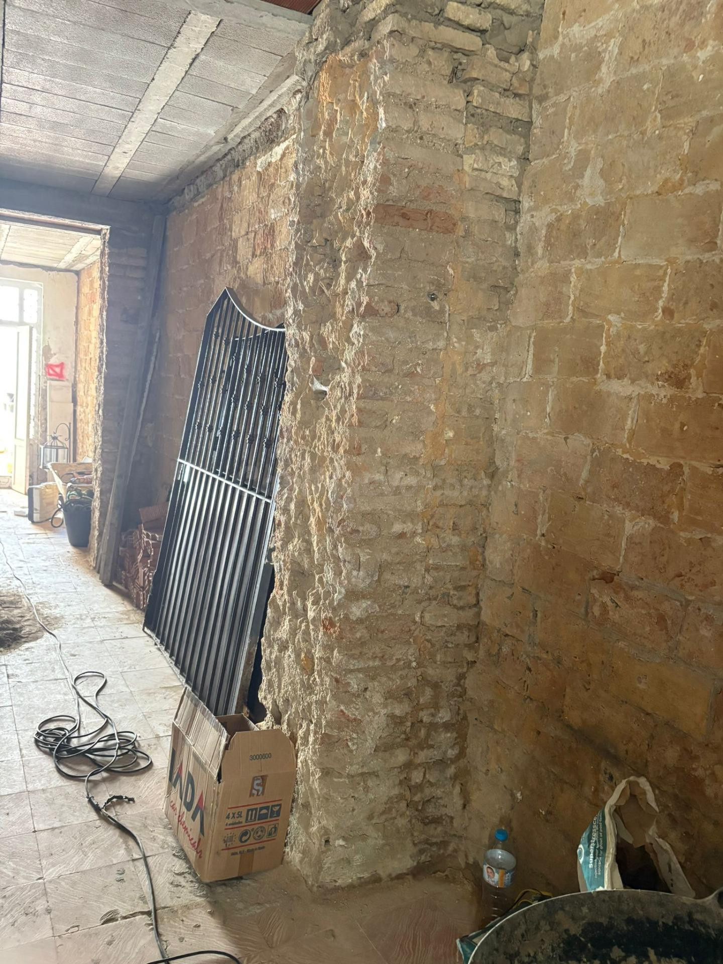 CASA POR FINALIZAR LA OBRA DE REFORMA, EN BOLLULLOS DEL COND - foto 2