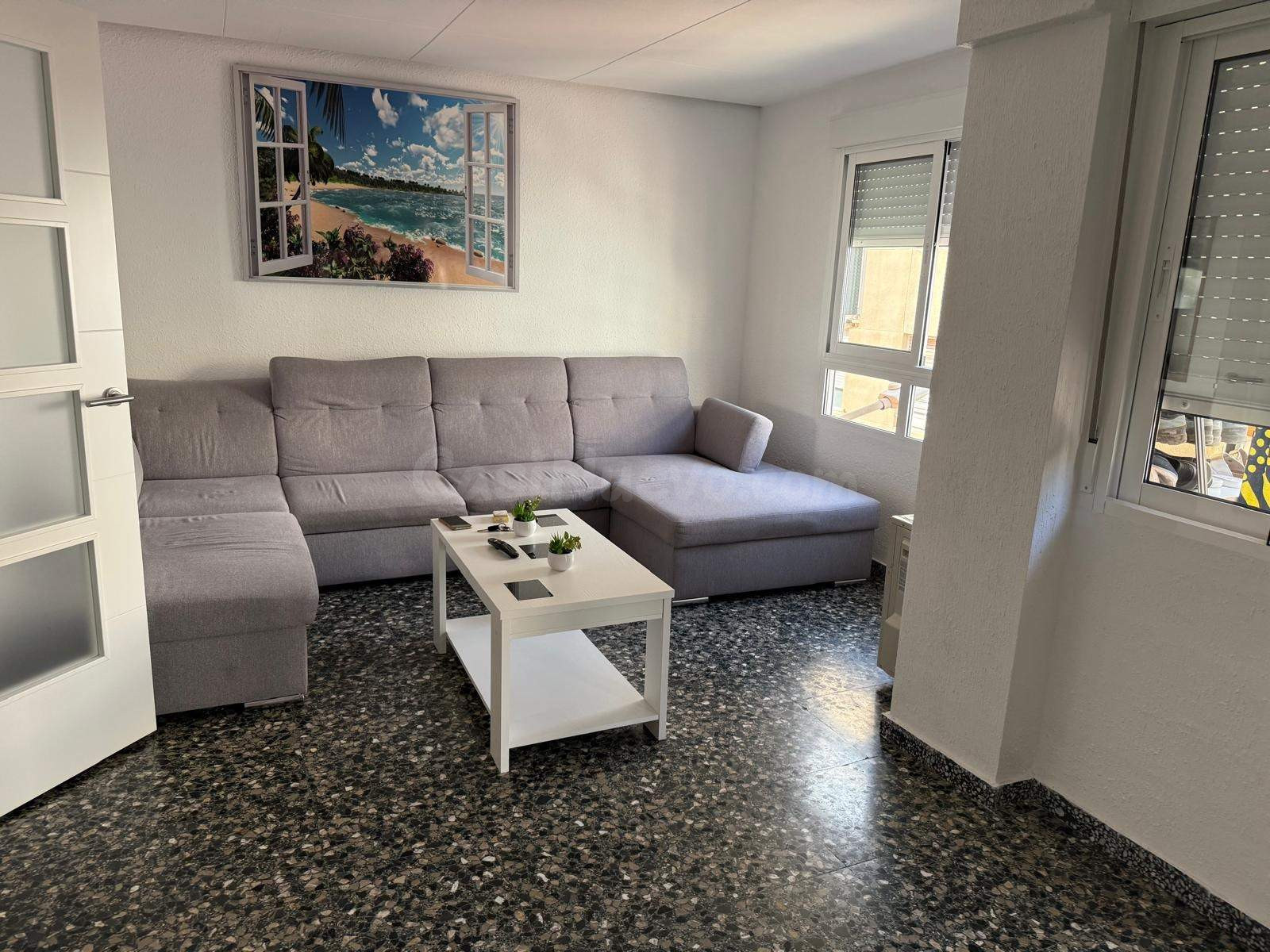 Acogedor Piso Exterior en Carolinas Bajas, Alicante - €150,000