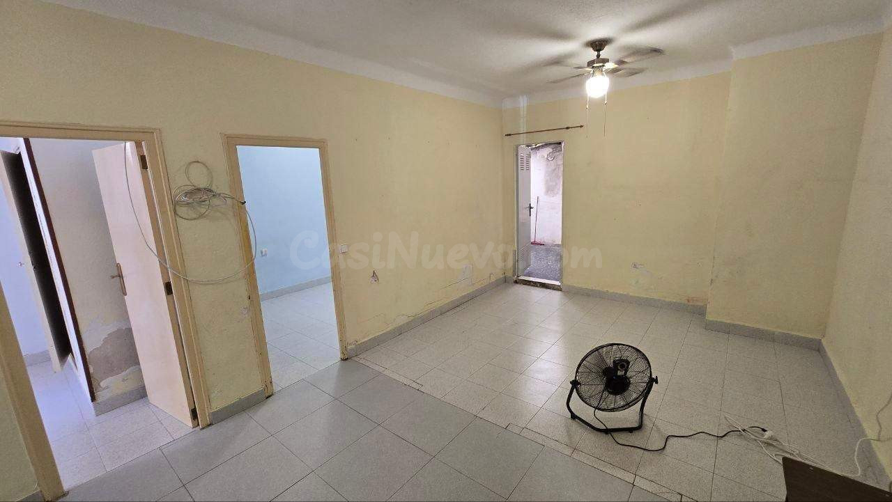 PLANTA BAJA EN VENTA CON PATIO PRIVADO – PARA REFORMAR - foto 2