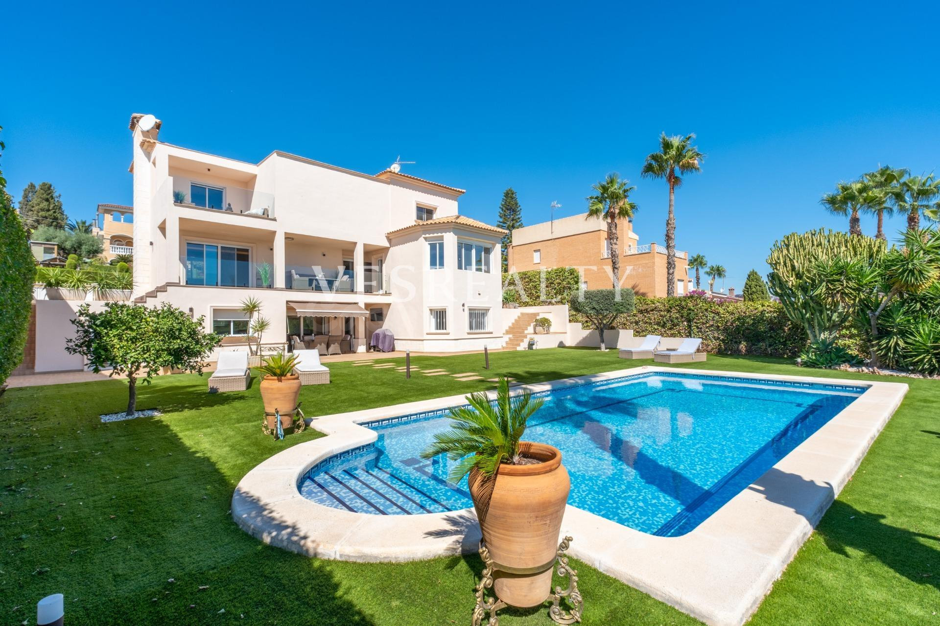 Villa de Lujo en Mutxamel, La Huerta.