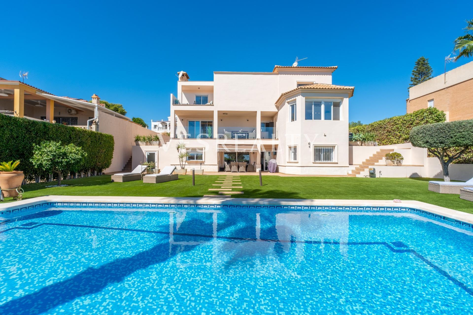 Villa de Lujo en Mutxamel, La Huerta. - foto 2
