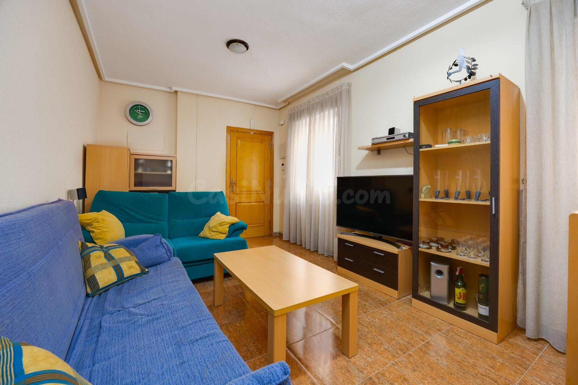 Apartamento de 1 dormitorio con garaje y piscina comunitaria en el centro de Torrevieja