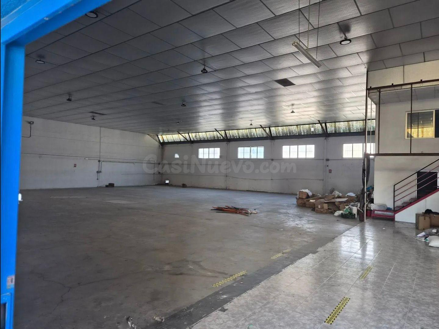 NAVE INDUSTRIAL PREMIUM DE 1.300 m2 CON PATIO, OFICINAS Y AL - foto 2