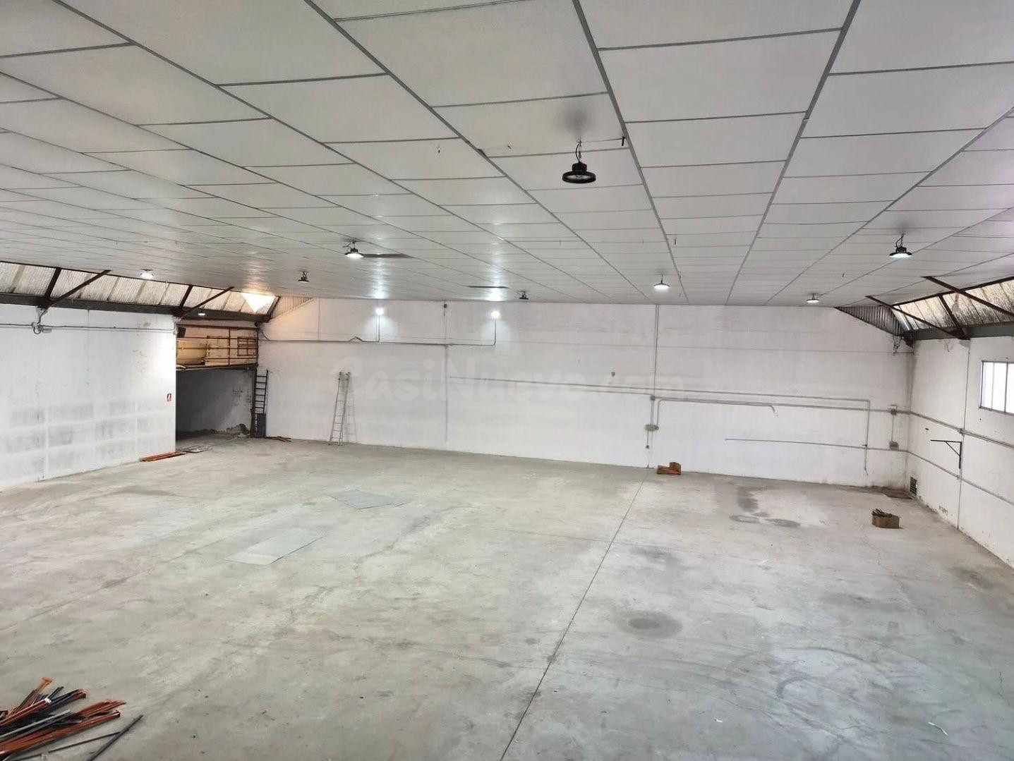 NAVE INDUSTRIAL PREMIUM DE 1.300 m2 CON PATIO, OFICINAS Y AL - foto 4