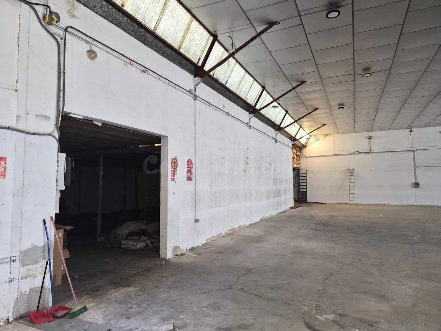 NAVE INDUSTRIAL PREMIUM DE 1.300 m2 CON PATIO, OFICINAS Y AL - foto 5