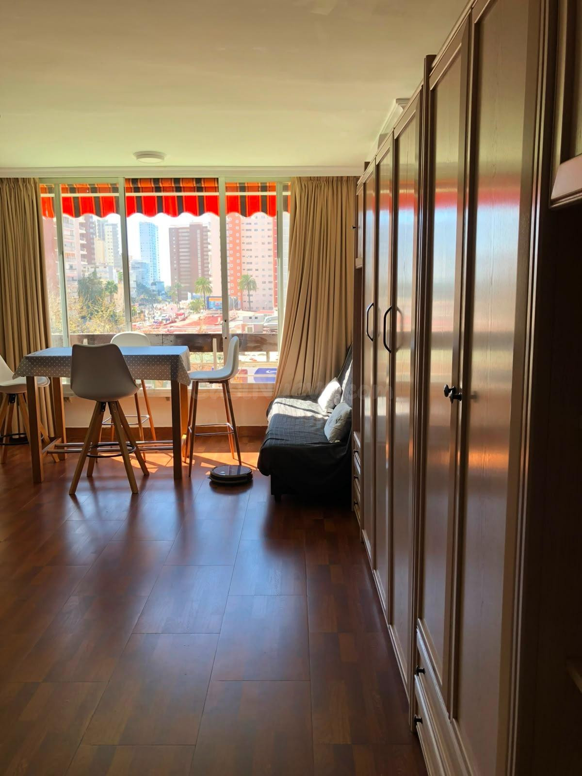 Apartamento en alquiler en Rincón de Loix, Benidorm - 850 €/mes